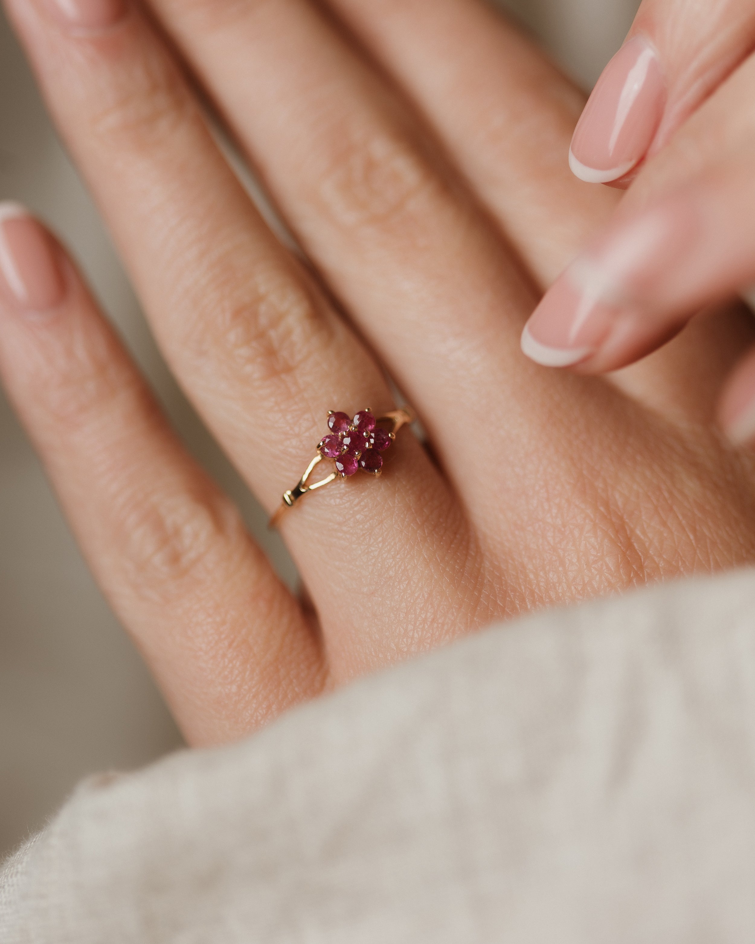 Dorothy 1988 Vintage 9ct Gold Ruby Cluster Ring