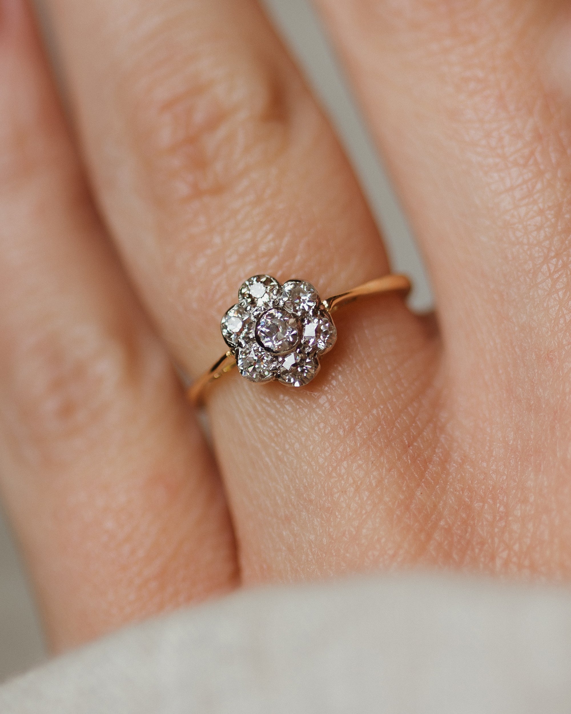 Hélène Antique 18ct Gold Diamond Daisy Cluster Ring