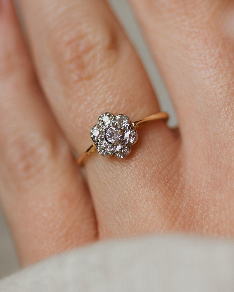 Hélène Antique 18ct Gold Diamond Daisy Cluster Ring