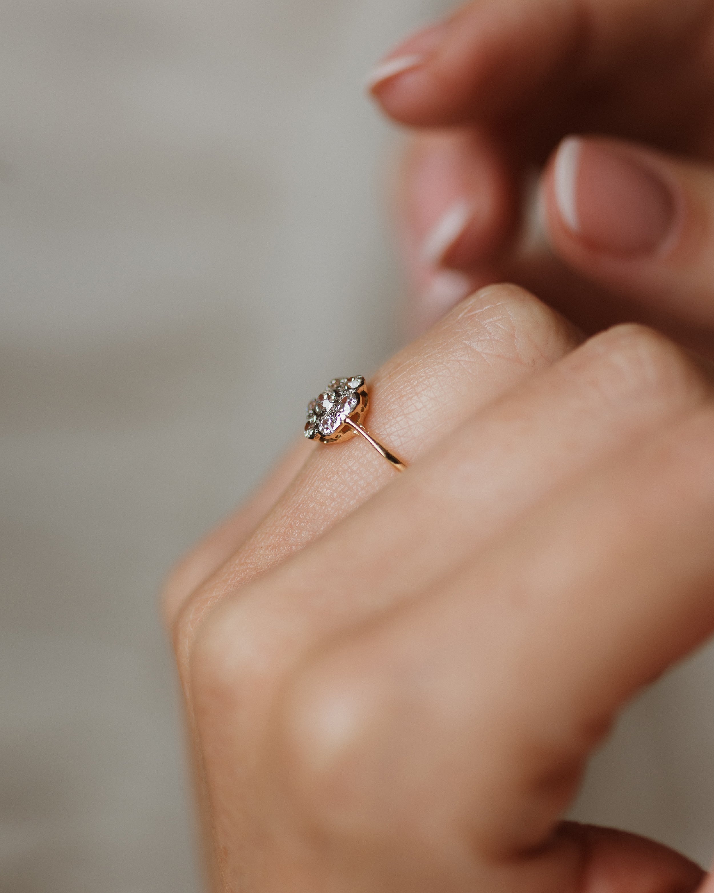 Hélène Antique 18ct Gold Diamond Daisy Cluster Ring