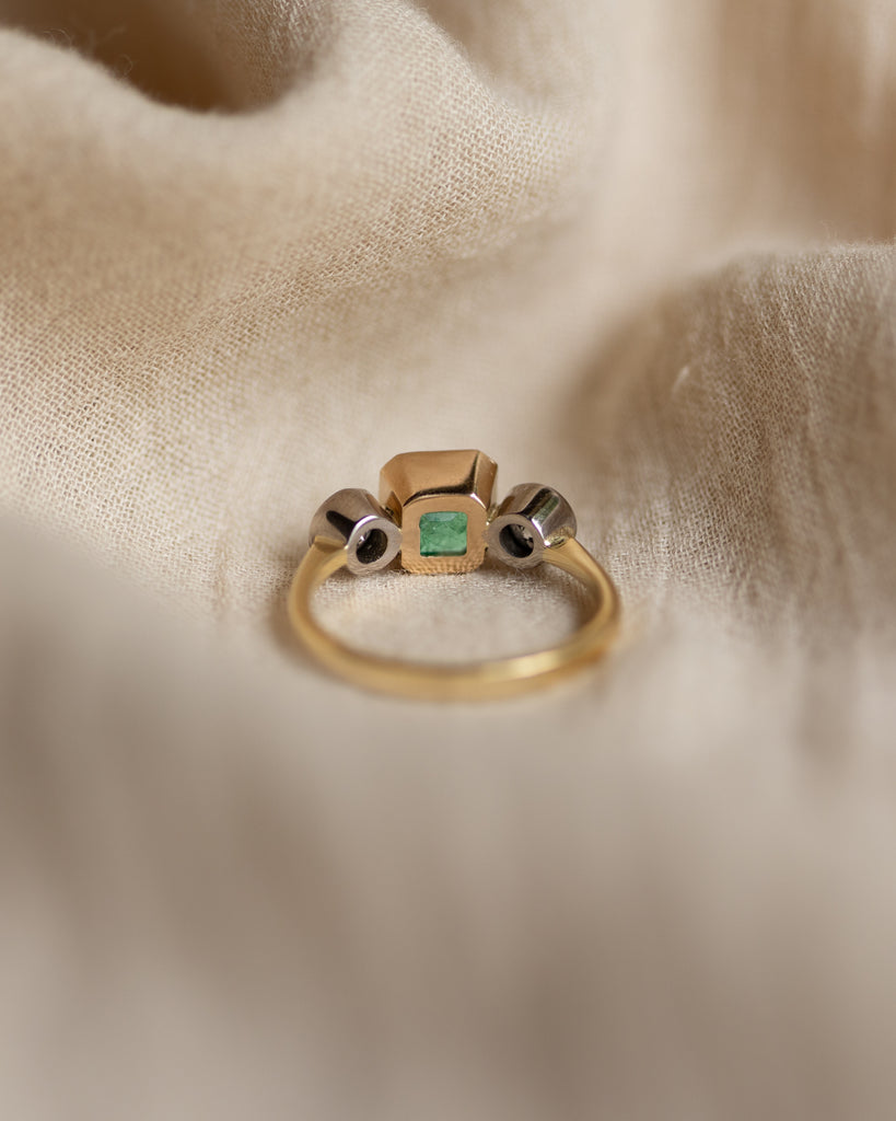 Edith Vintage 18ct Gold Emerald & Diamond Trilogy Ring