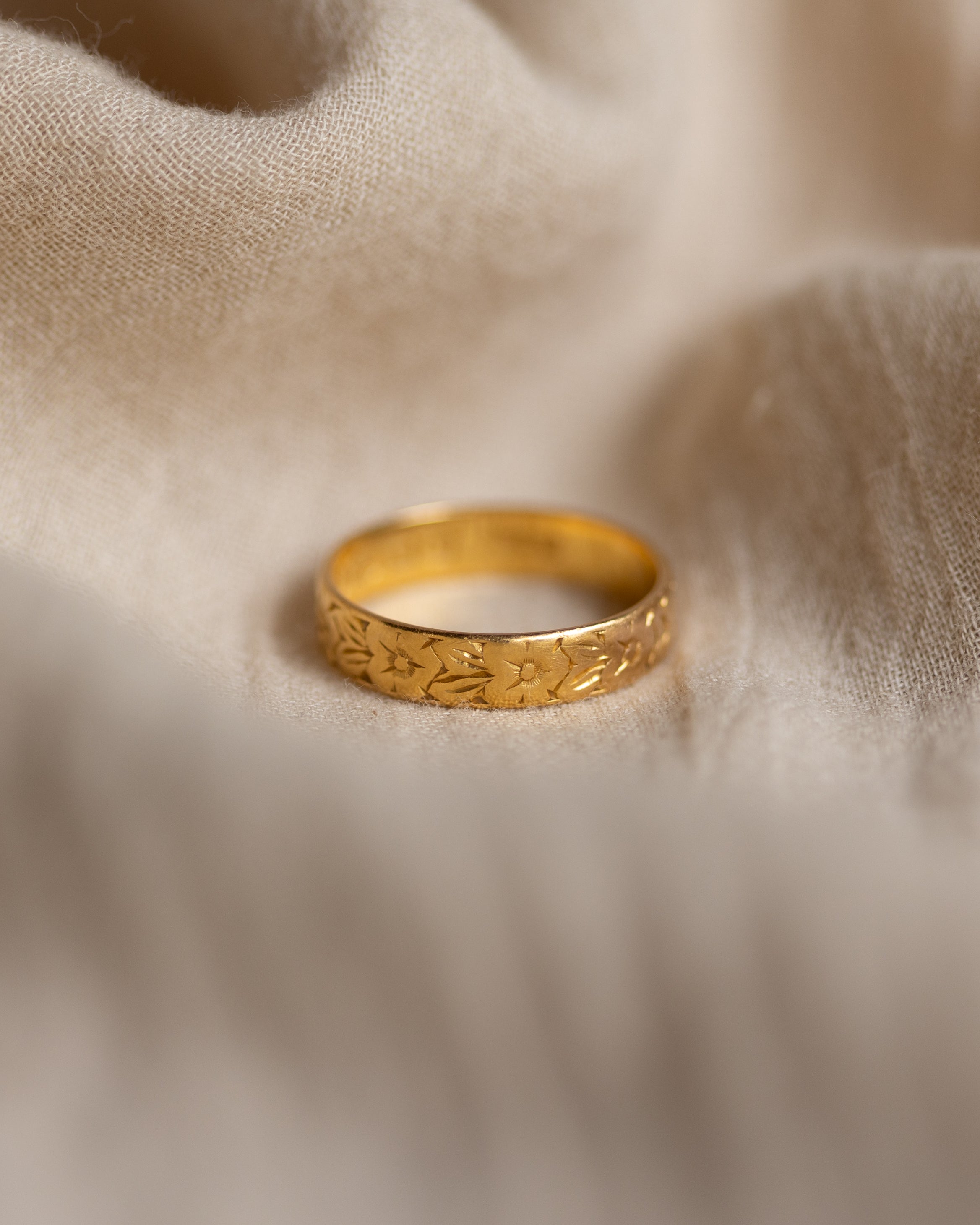 Lettice 1886 Antique 22ct Gold Floral Wedding Band Ring