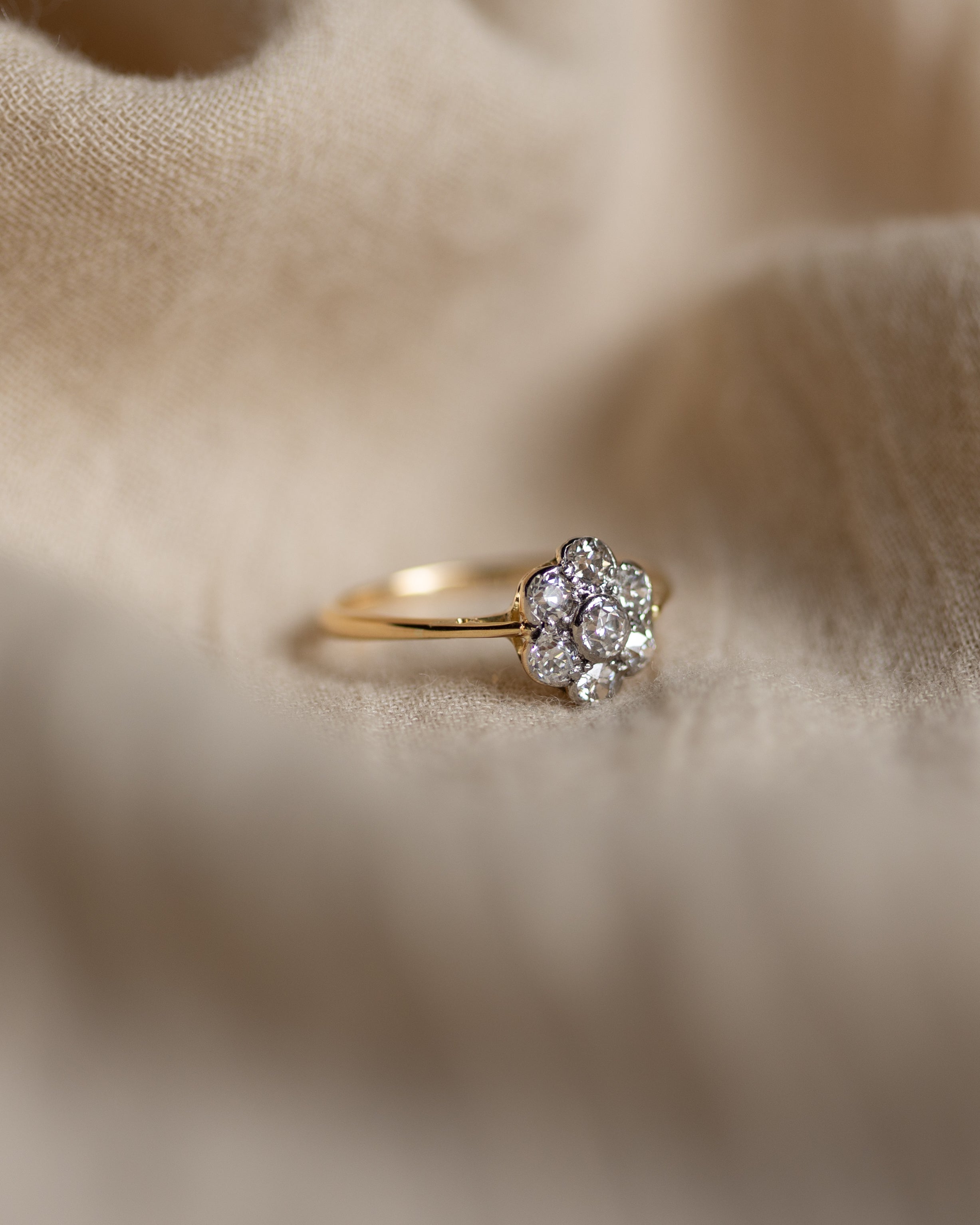 Hélène Antique 18ct Gold Diamond Daisy Cluster Ring