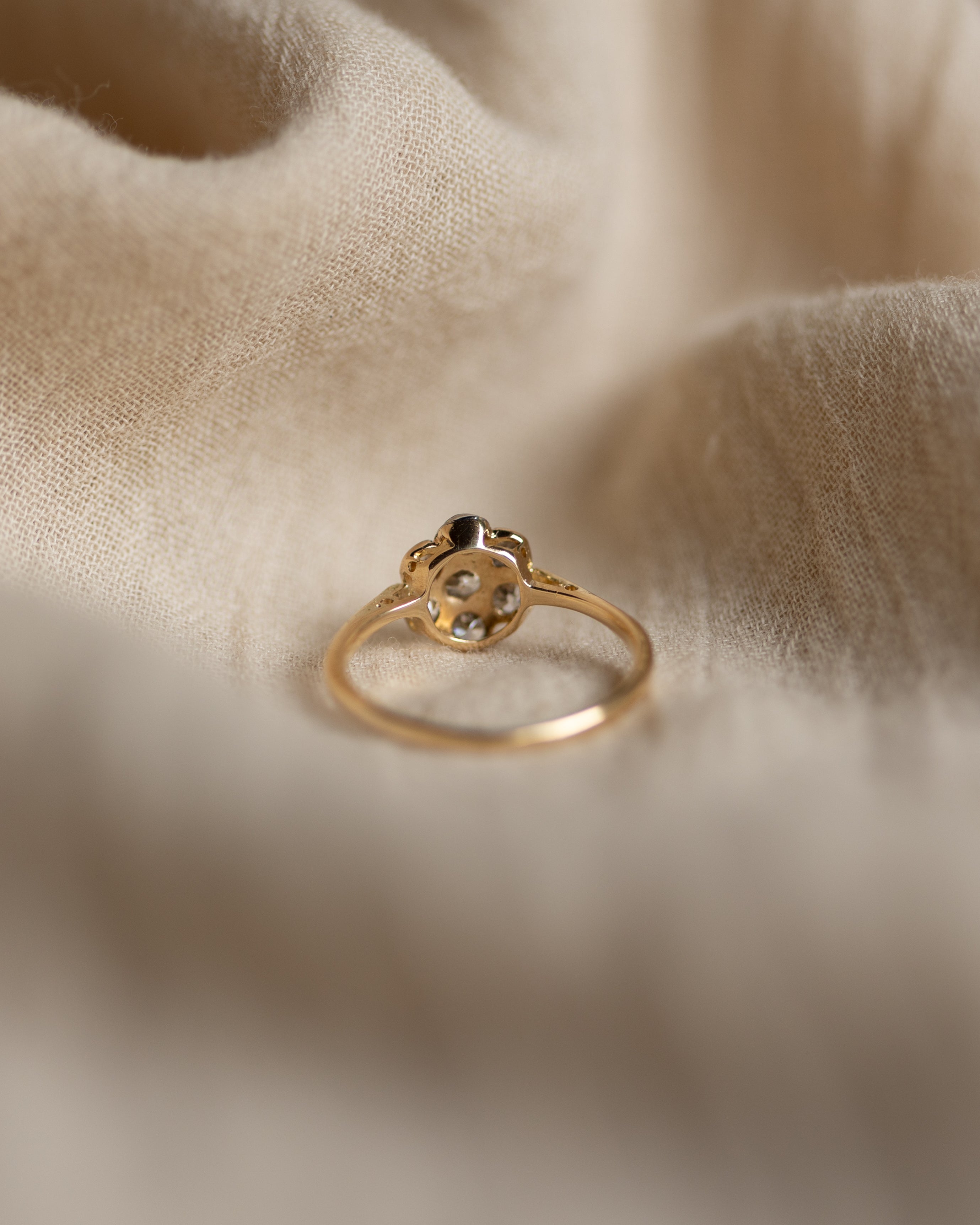 Hélène Antique 18ct Gold Diamond Daisy Cluster Ring