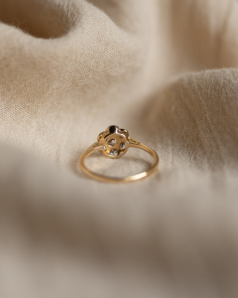 Hélène Antique 18ct Gold Diamond Daisy Cluster Ring