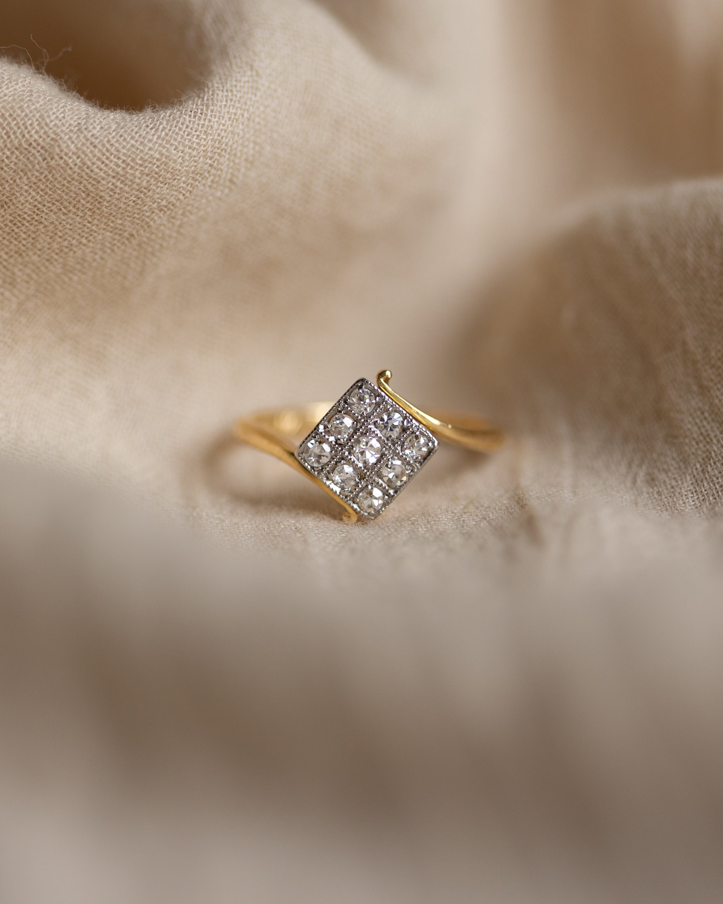 Image of Berthe Antique Art Deco 18ct Gold Diamond Cluster Ring