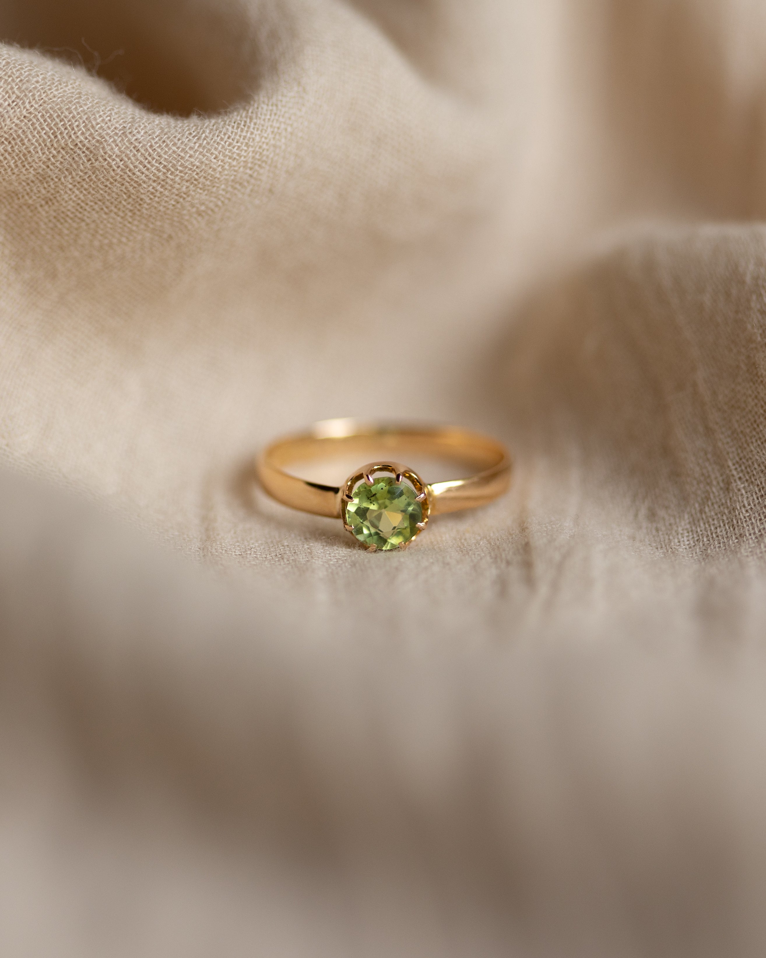 Cynthia 1862 Antique 18ct Gold Peridot Single Stone Ring