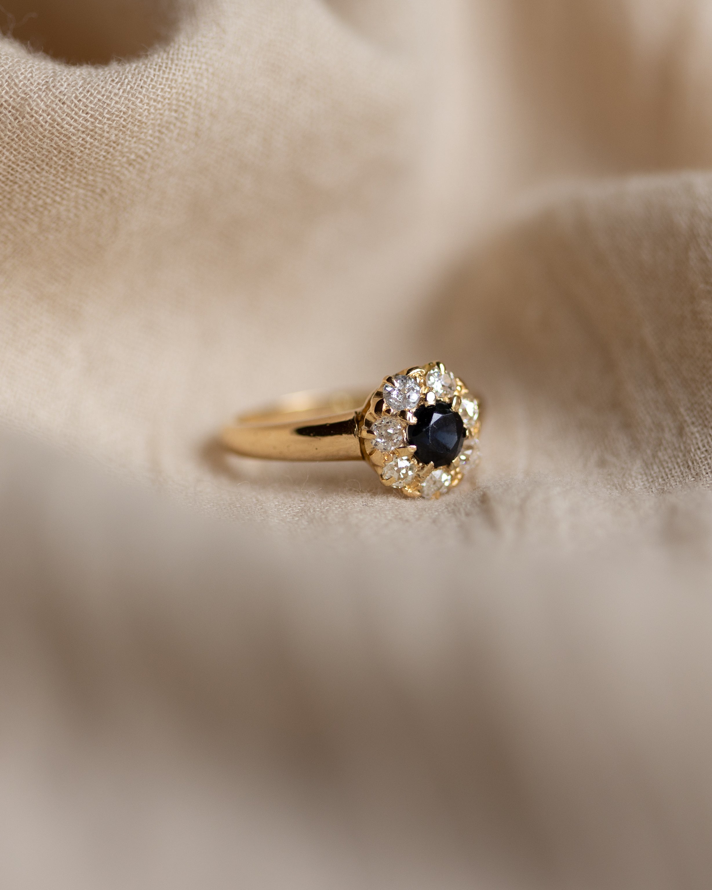Honor 1898 Antique 18ct Gold Sapphire & Diamond Cluster Ring