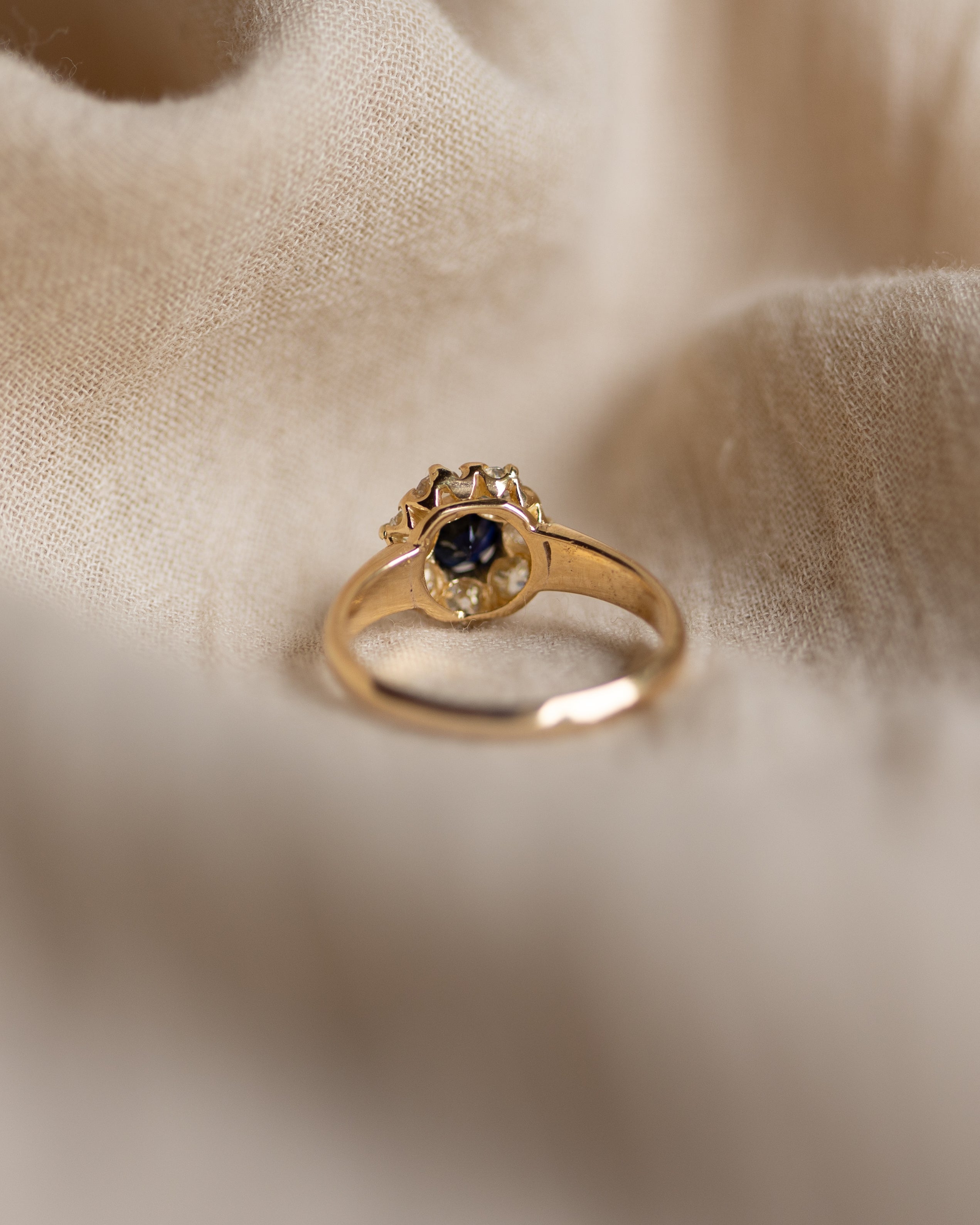 Honor 1898 Antique 18ct Gold Sapphire & Diamond Cluster Ring