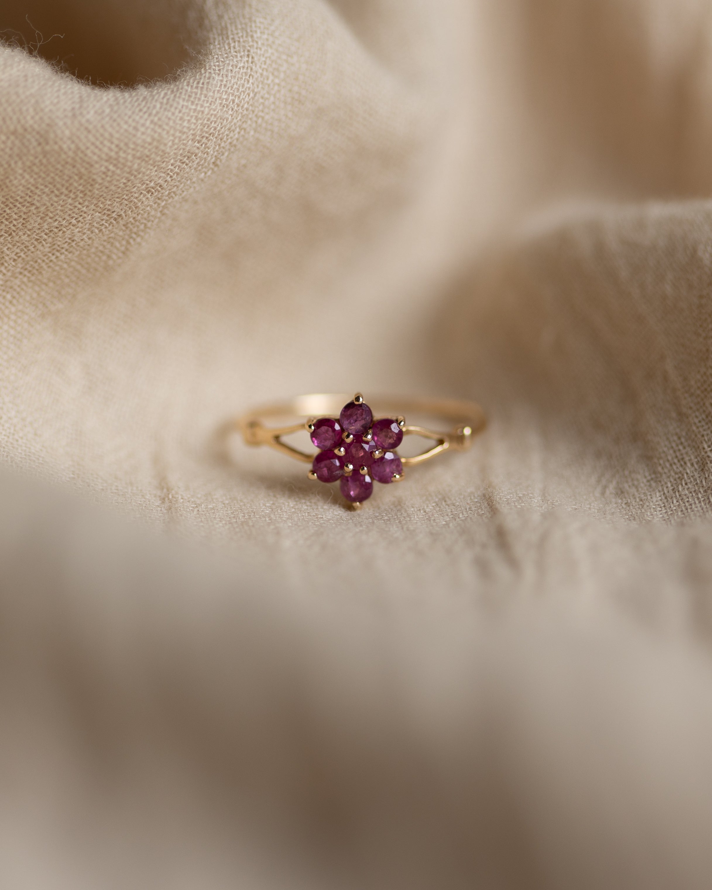 Dorothy 1988 Vintage 9ct Gold Ruby Cluster Ring