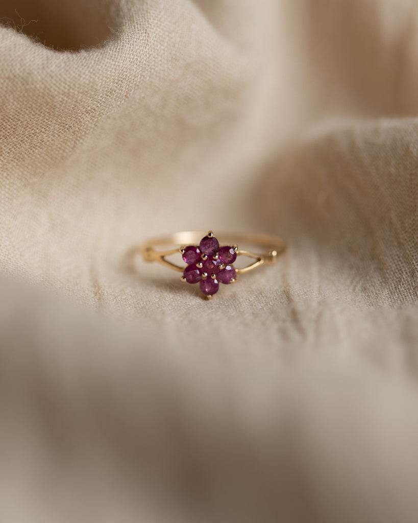 Dorothy 1988 Vintage 9ct Gold Ruby Cluster Ring