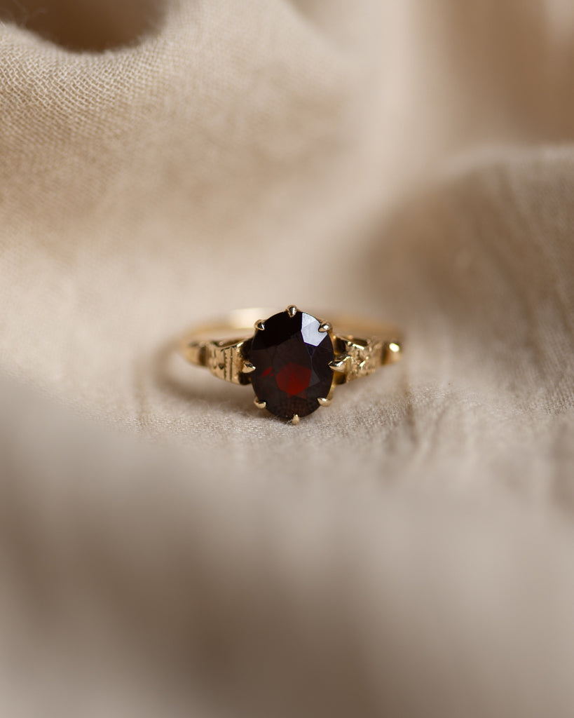 Josette Vintage 9ct Gold Garnet Single Stone Ring