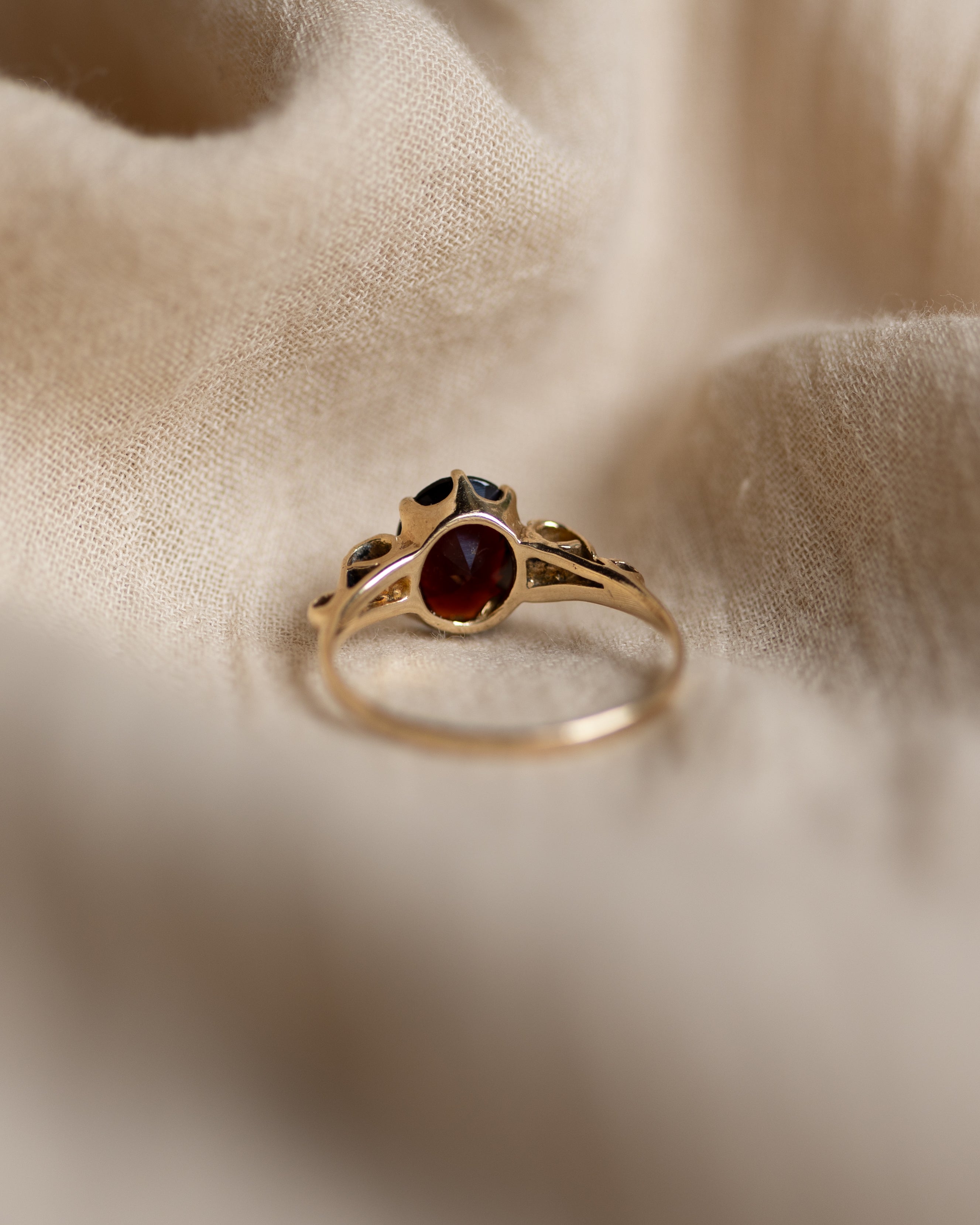 Josette Vintage 9ct Gold Garnet Single Stone Ring