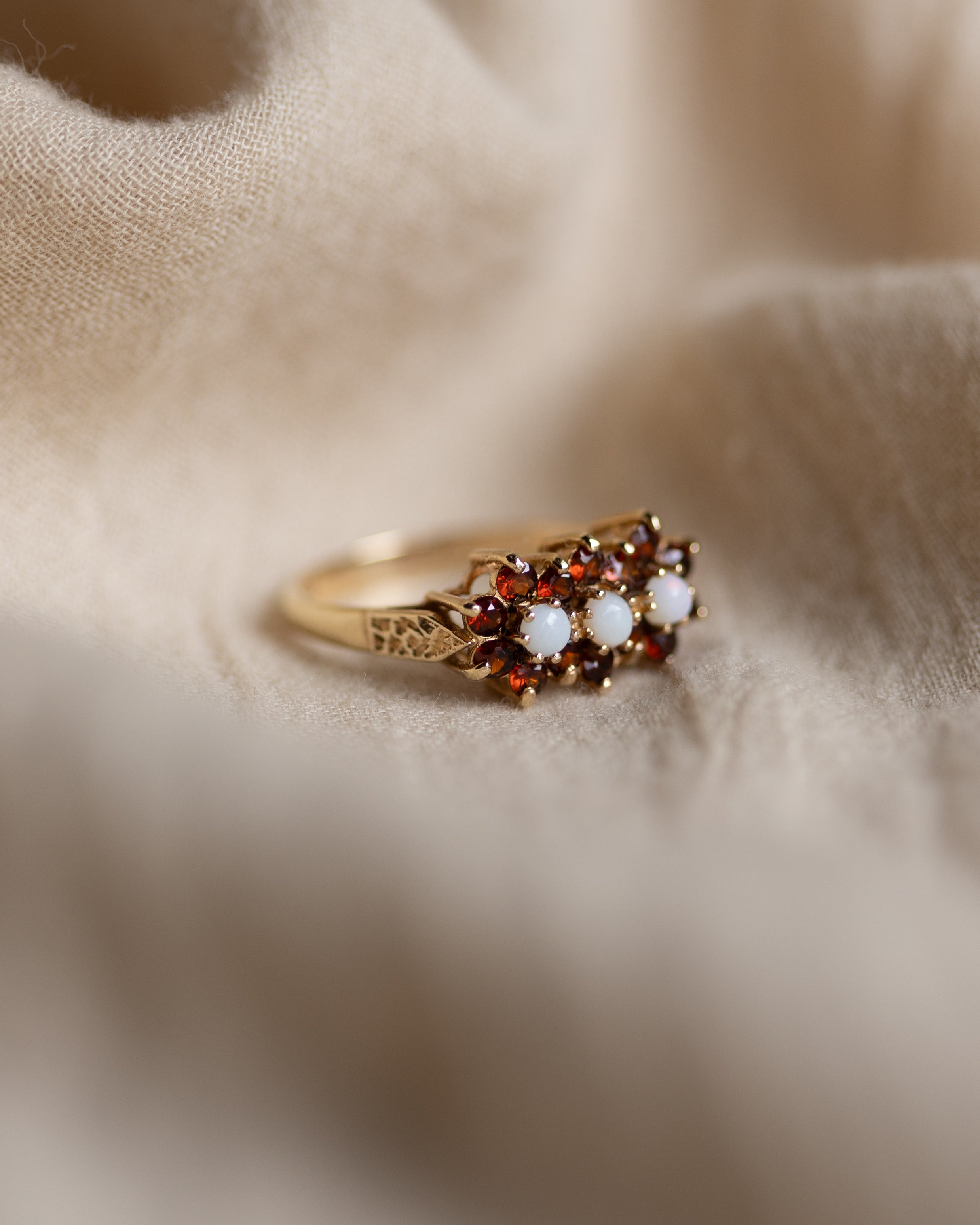 Beatrice 1979 Vintage 9ct Gold Opal & Garnet Cluster Ring