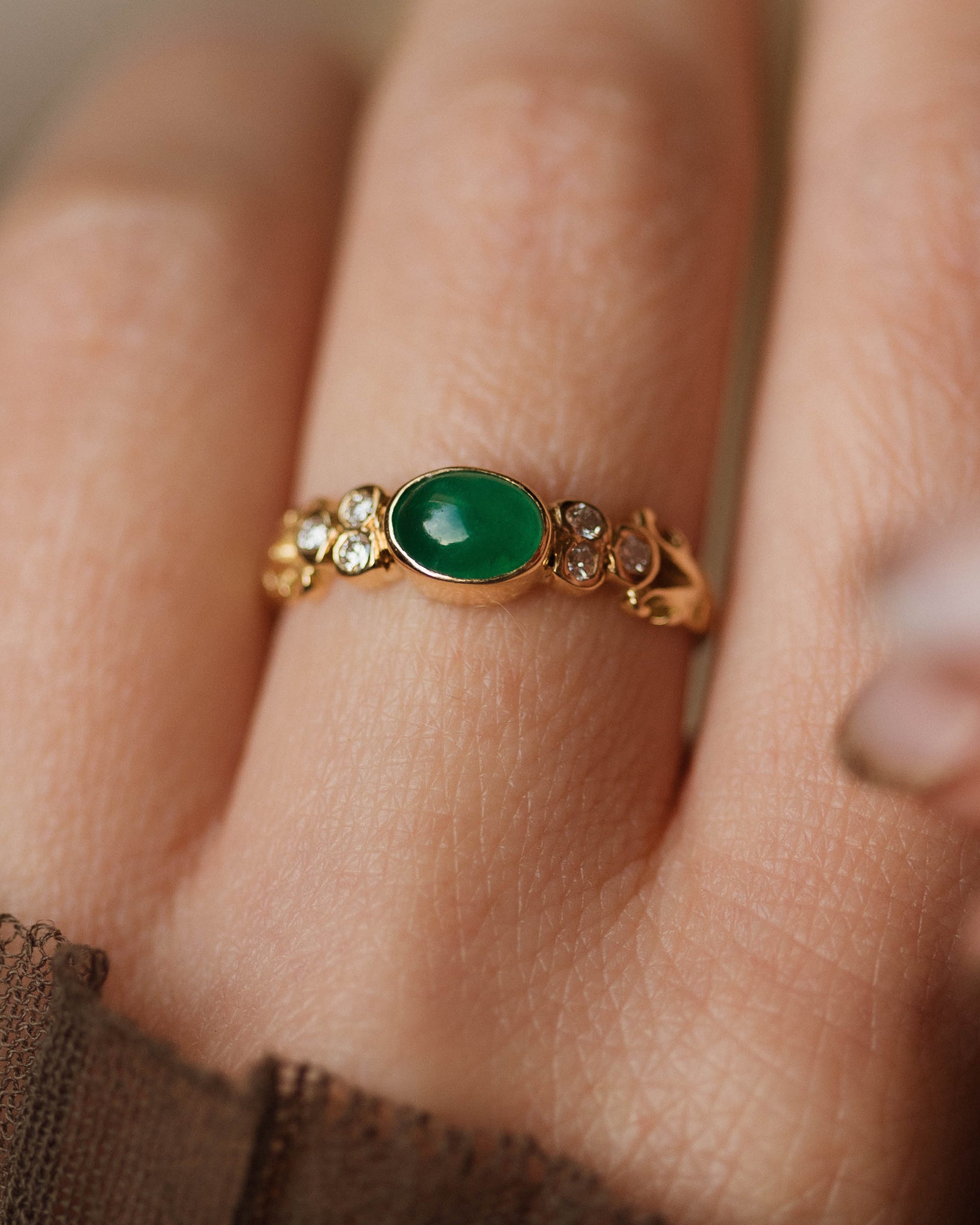 Miriam Vintage 18ct Gold Emerald & Diamond Seven Stone Ring