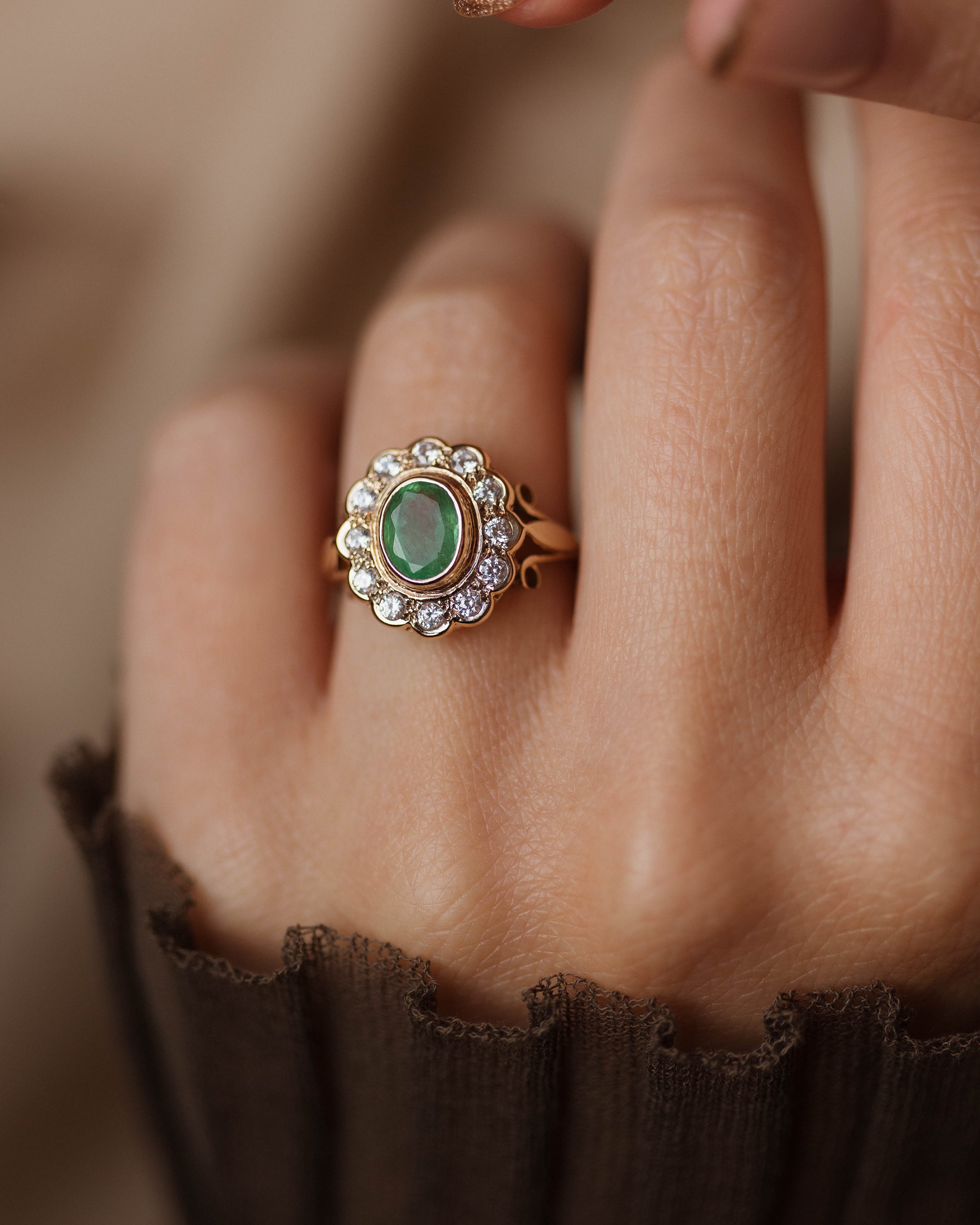 Thalia 1988 Vintage 9ct Gold Emerald & CZ Cluster Ring