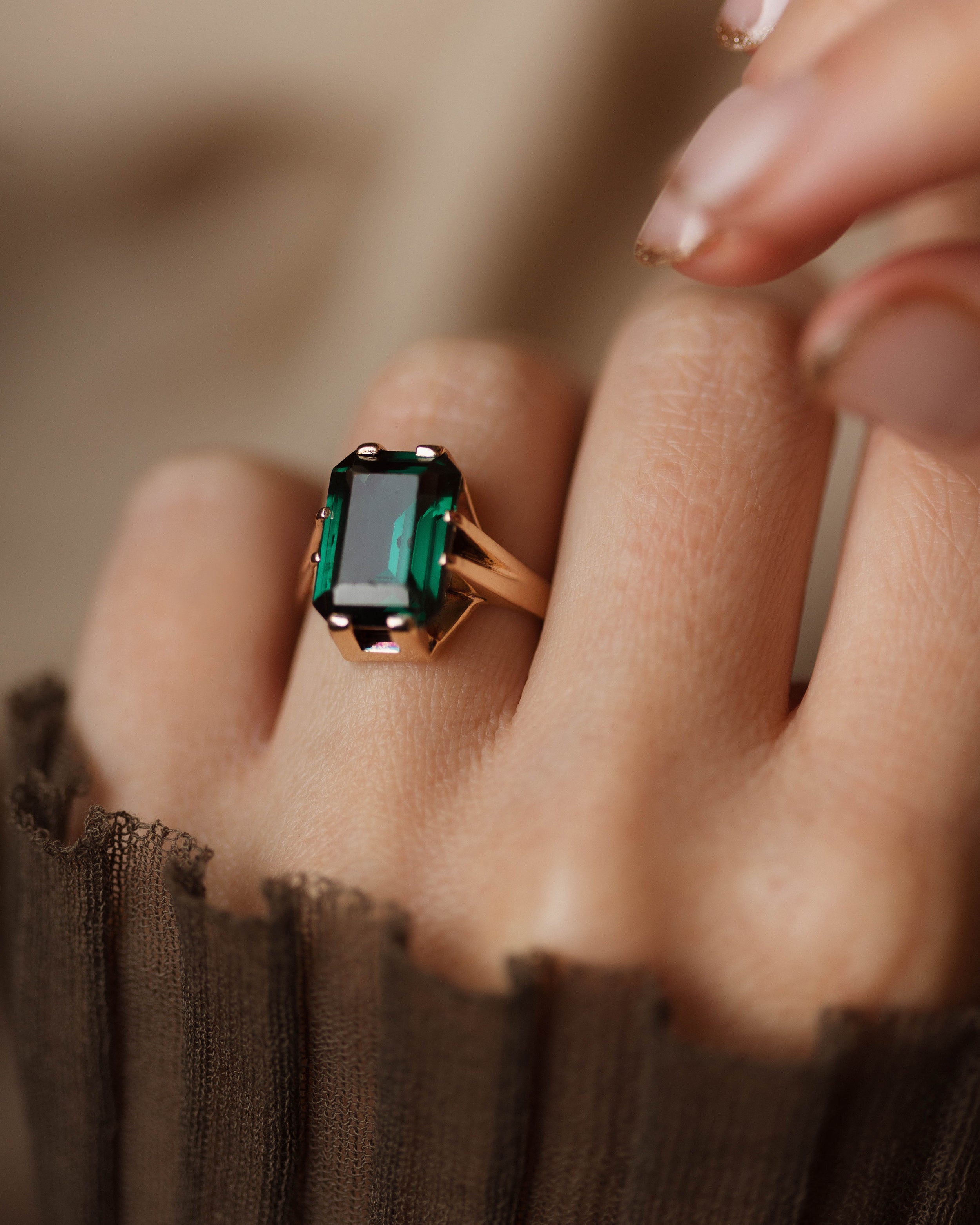 Carmen Vintage 9ct Gold Green Spinel Single Stone Ring