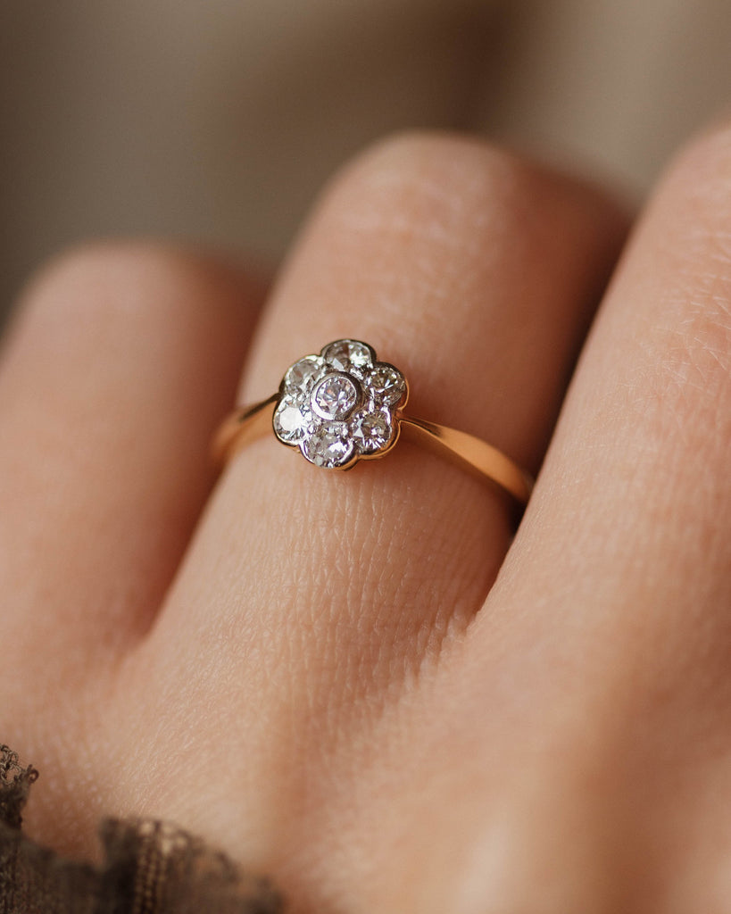 Odette 1958 Vintage 18ct Gold Diamond Daisy Cluster Ring