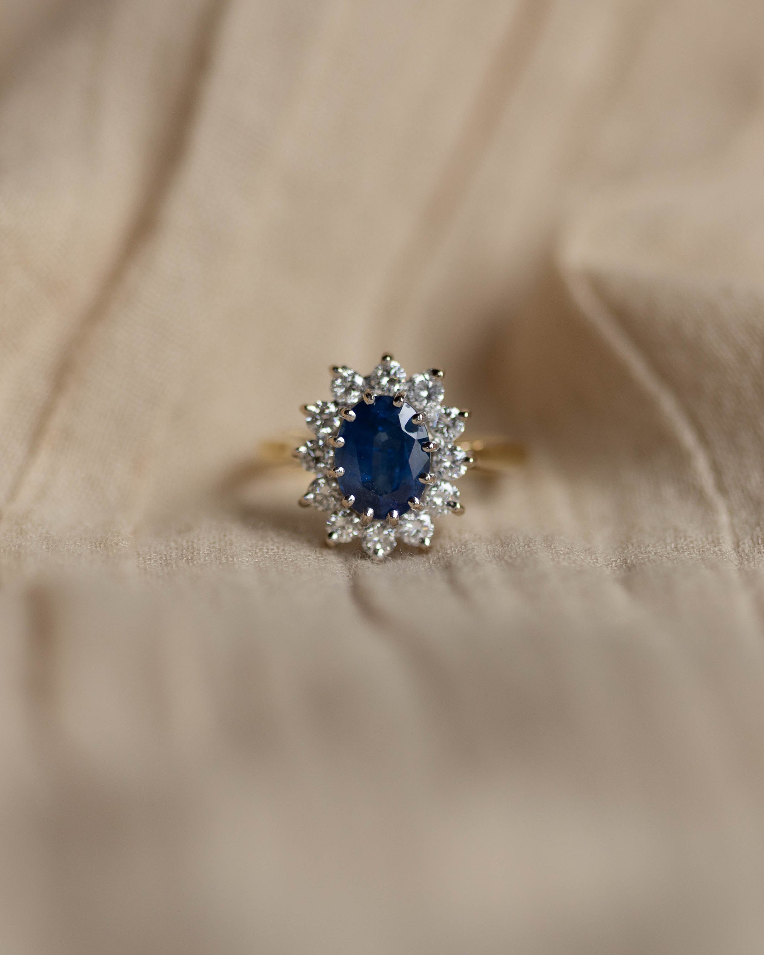 Irena Vintage 18ct Gold Sapphire & Diamond Cluster Ring