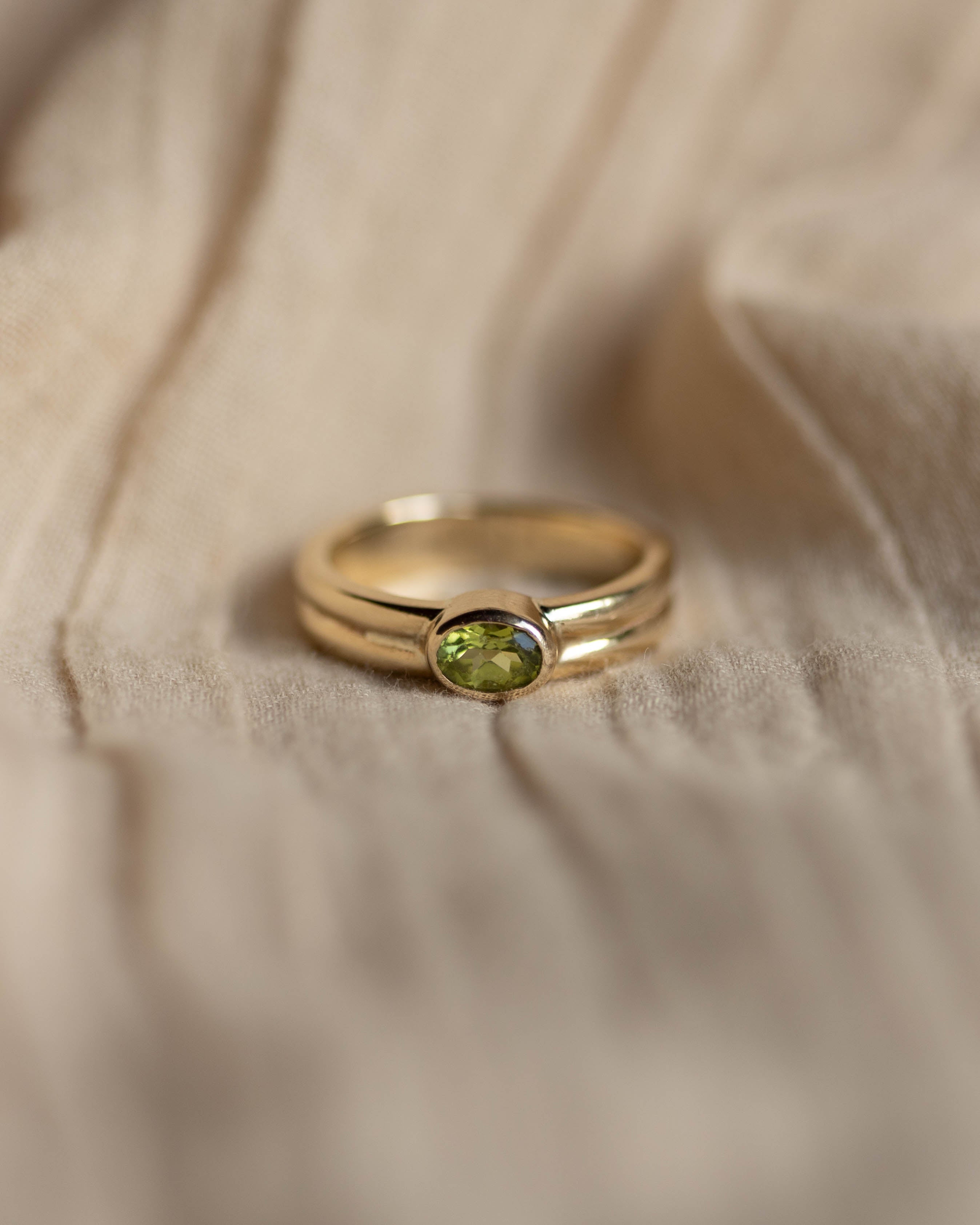 Image of Lucie Vintage 9ct Gold Peridot Single Stone Ring