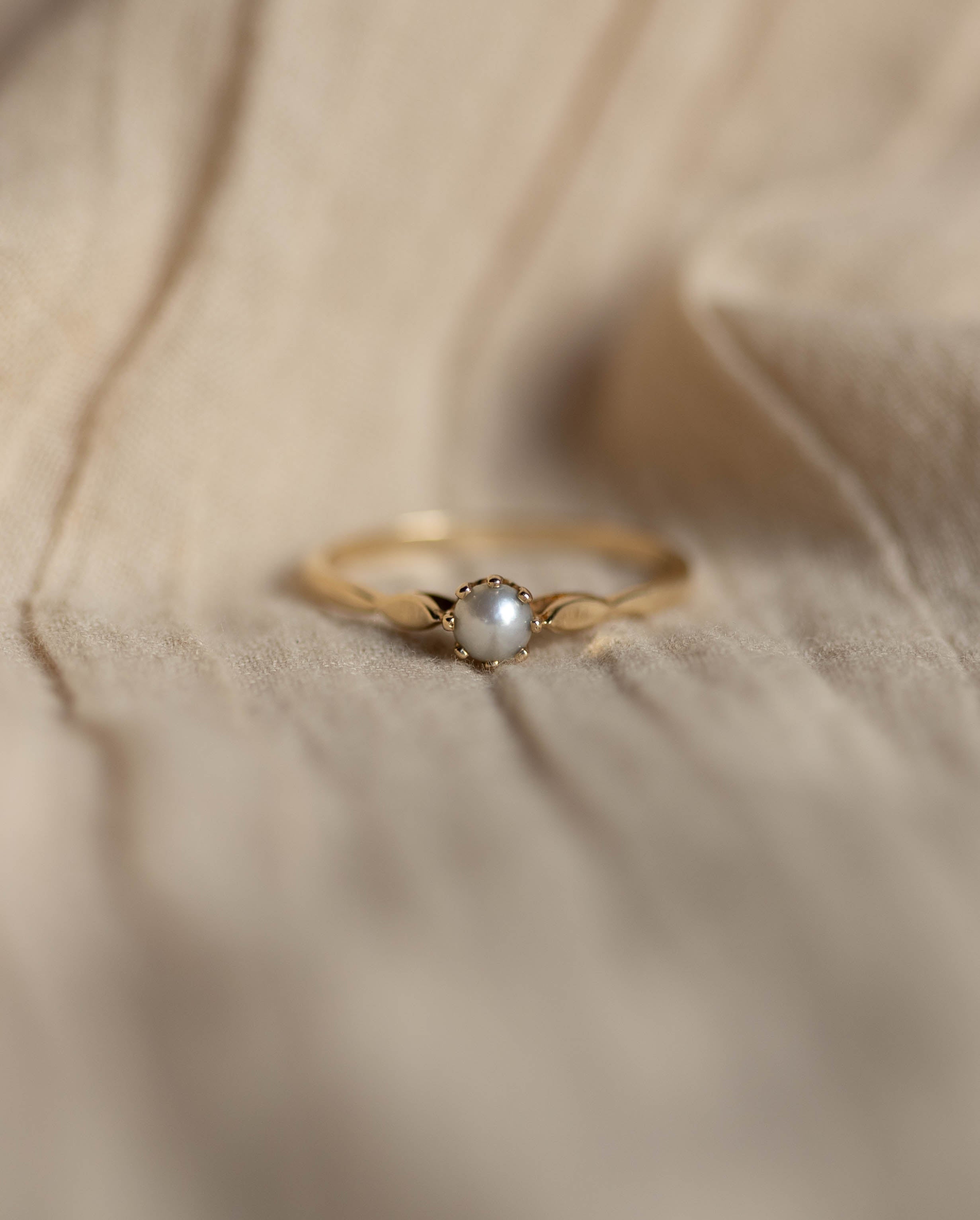 Lavinia 1986 Vintage 9ct Gold Pearl Single Stone Ring