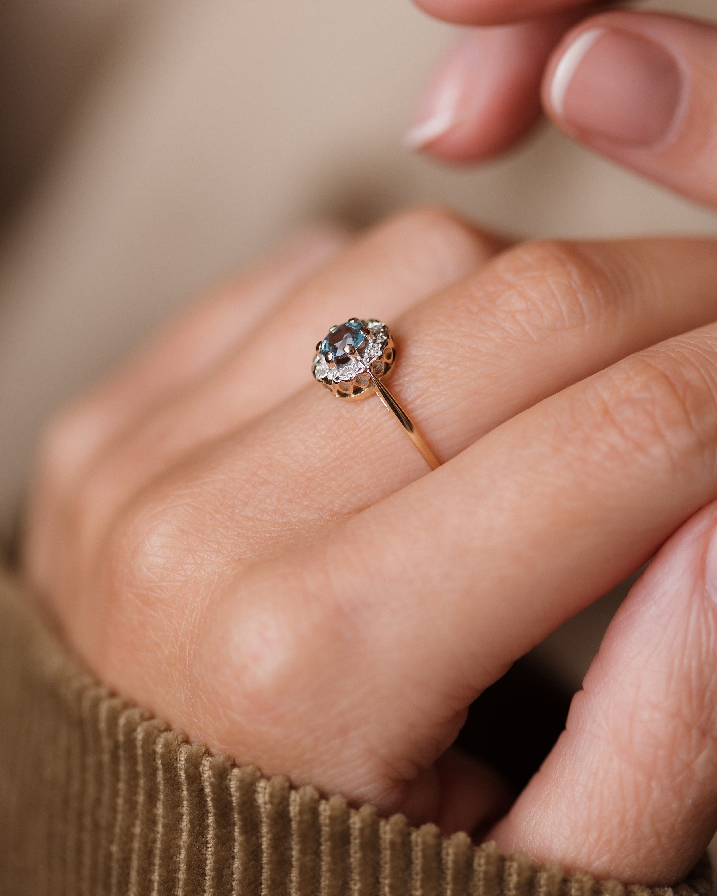 Isabeau 1989 Vintage 9ct Gold Blue Topaz & Diamond Cluster Ring