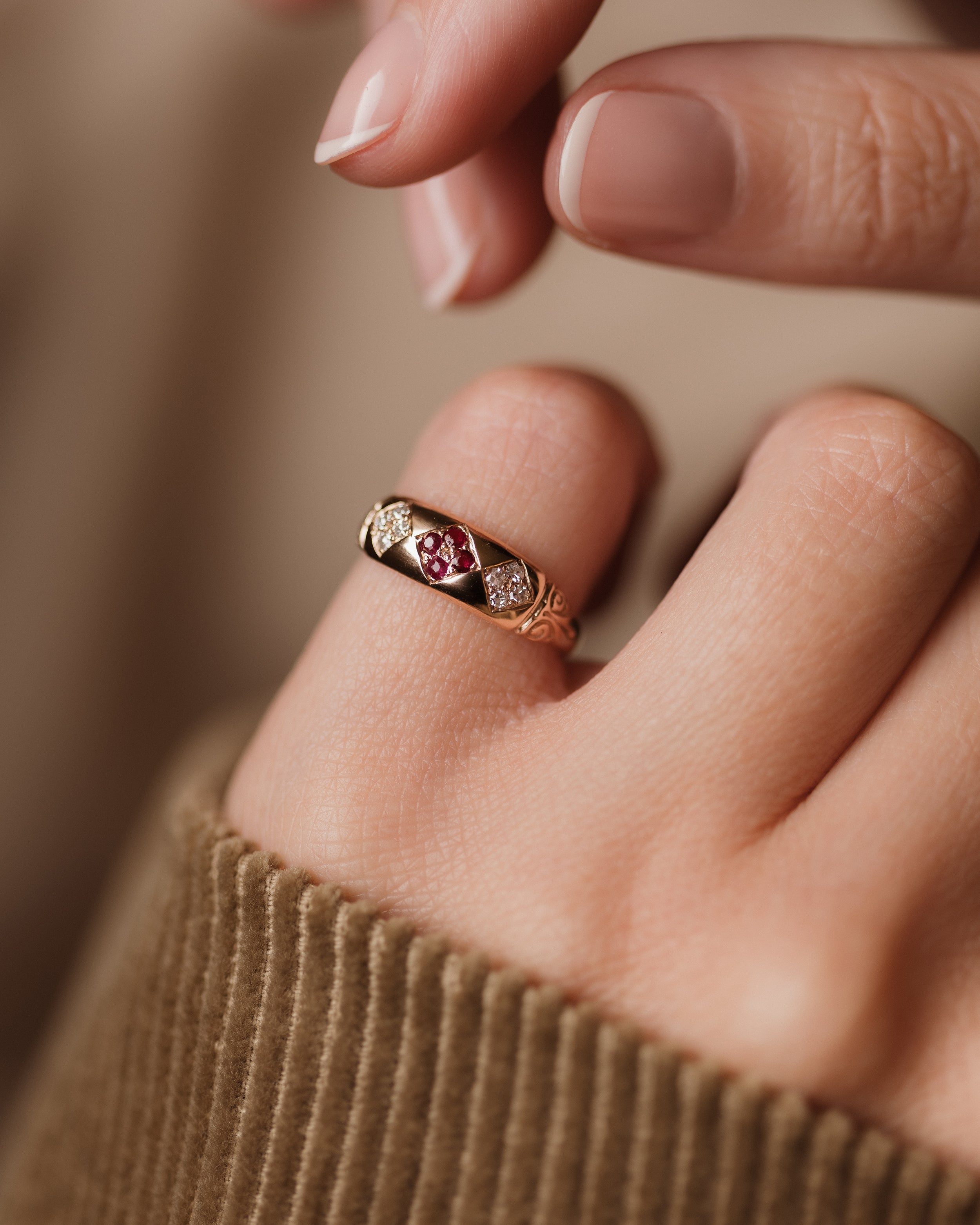 Effie 1990 Vintage 9ct Gold Ruby & Diamond Rubover Band Ring