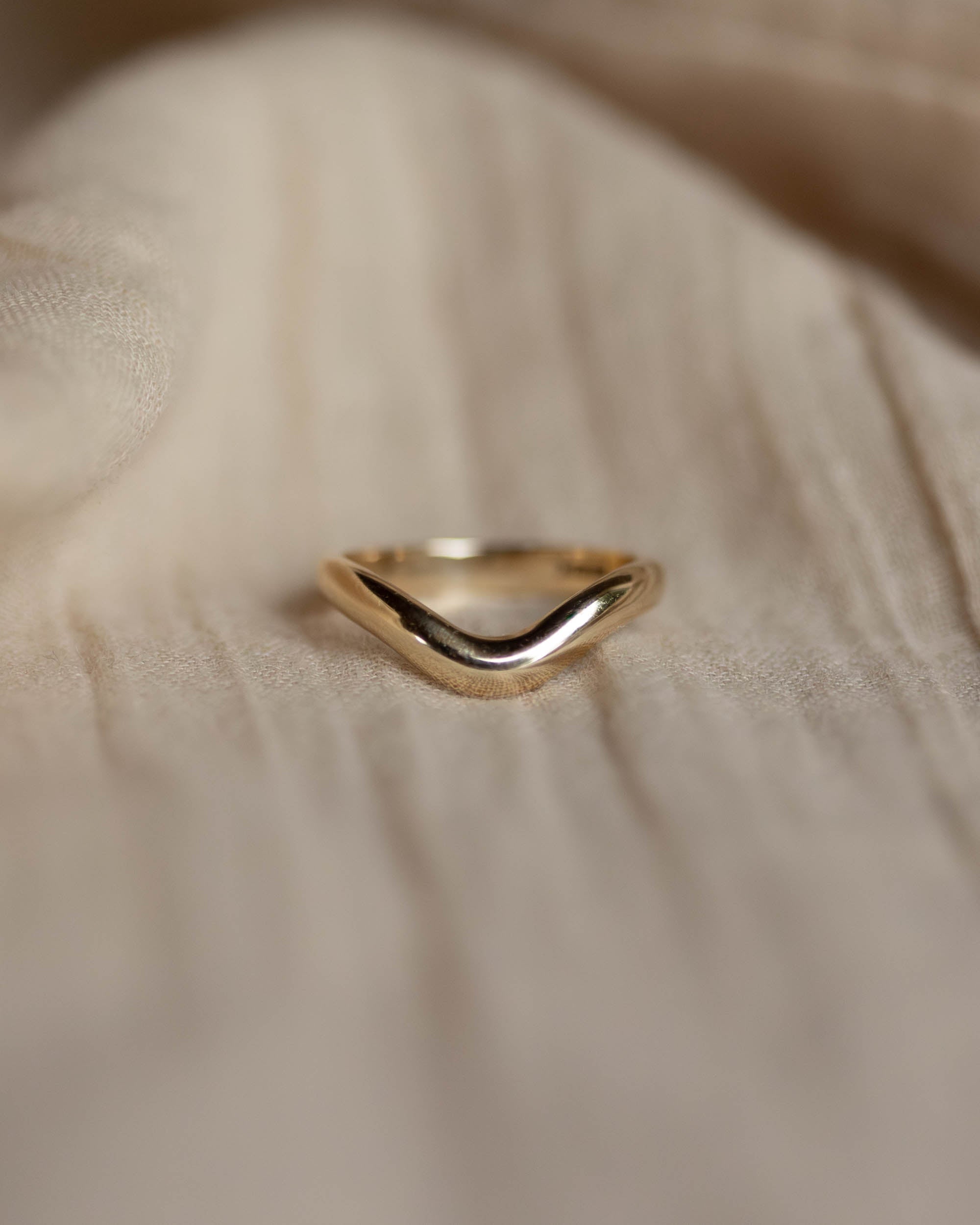 Isobel Vintage 9ct Gold Wishbone Ring