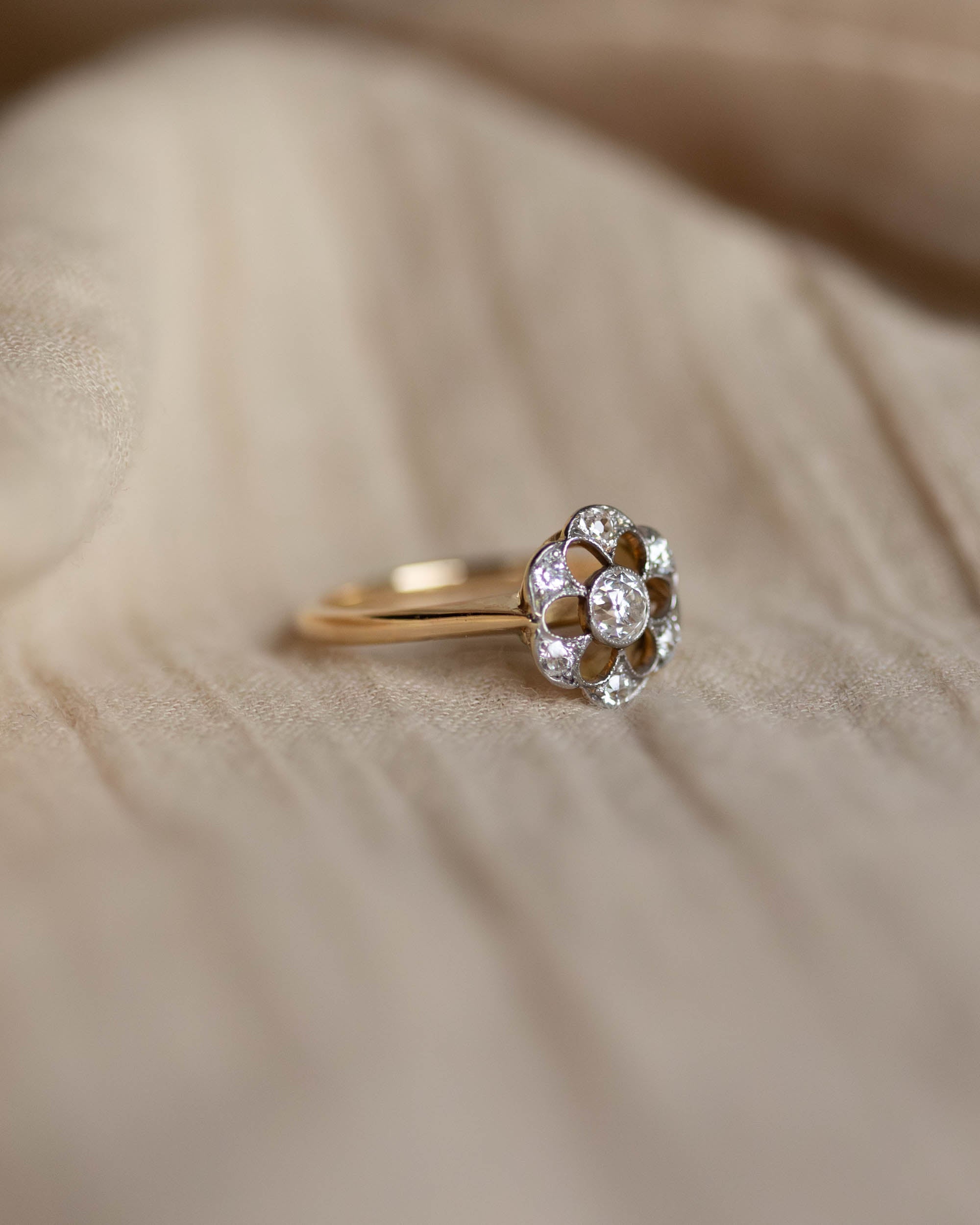Honesty Antique Art Deco 18ct Gold Diamond Daisy Cluster Ring