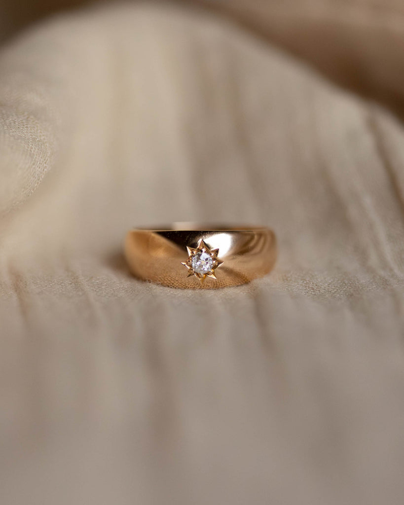 Bette 1888 Antique 18ct Gold Star Set Diamond Single Stone Ring