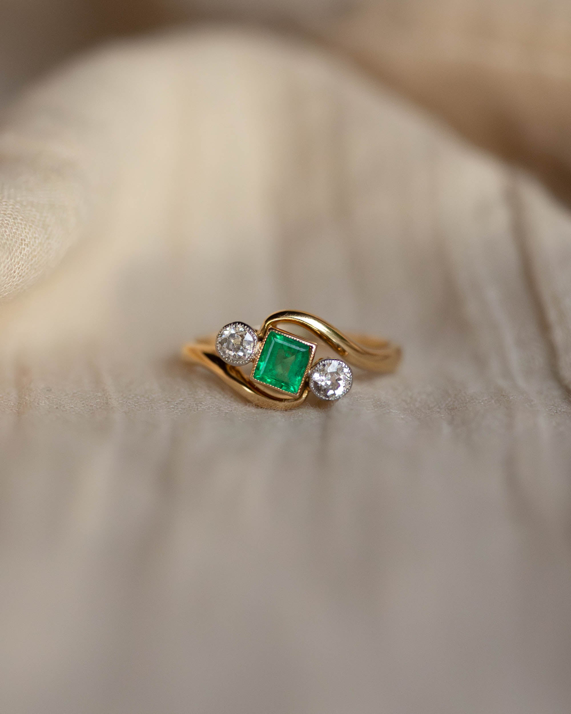 Florentine Antique Art Deco 18ct Gold Emerald & Diamond Trilogy Ring