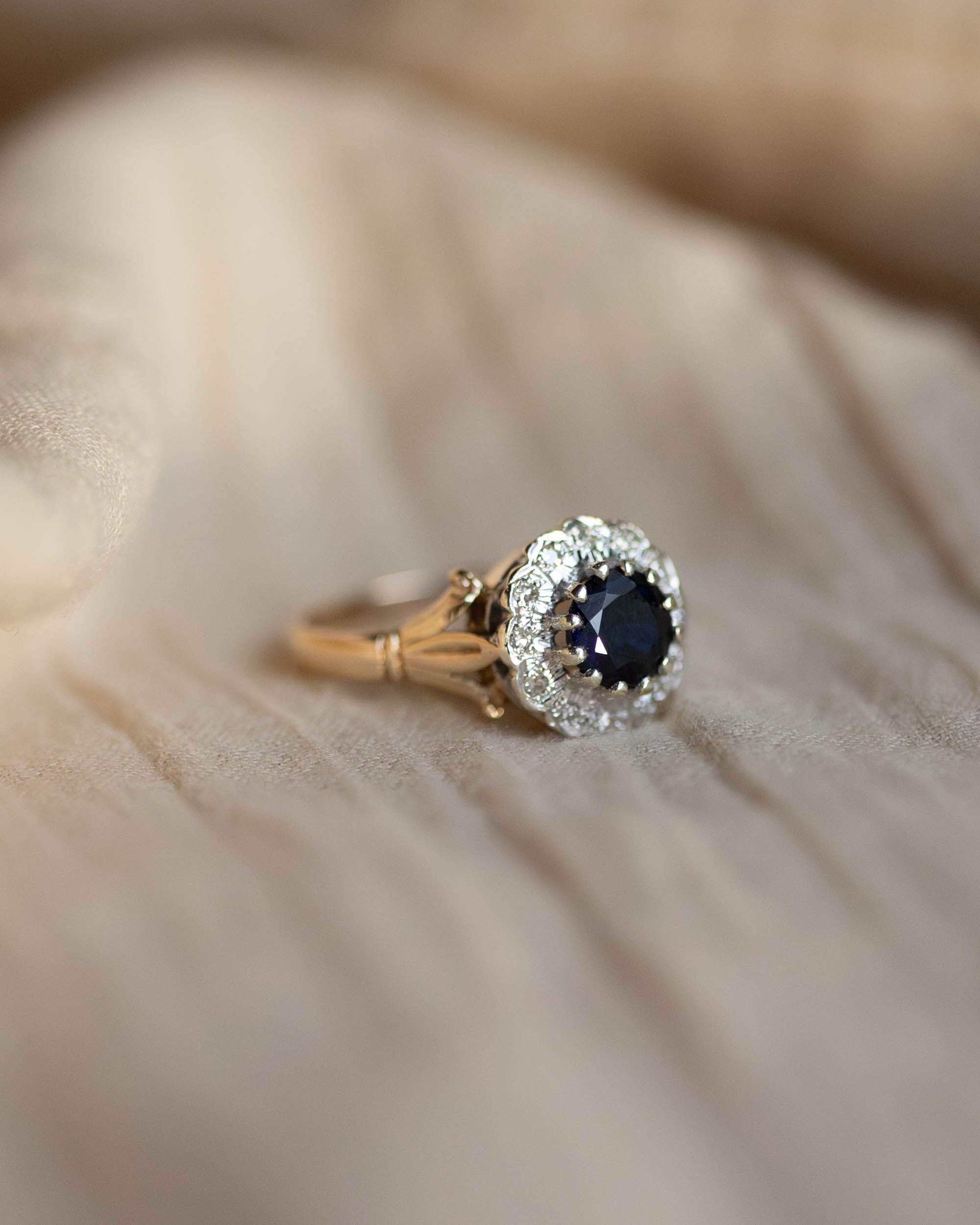 Daphné 1976 Vintage 9ct Gold Sapphire & Diamond Cluster Ring