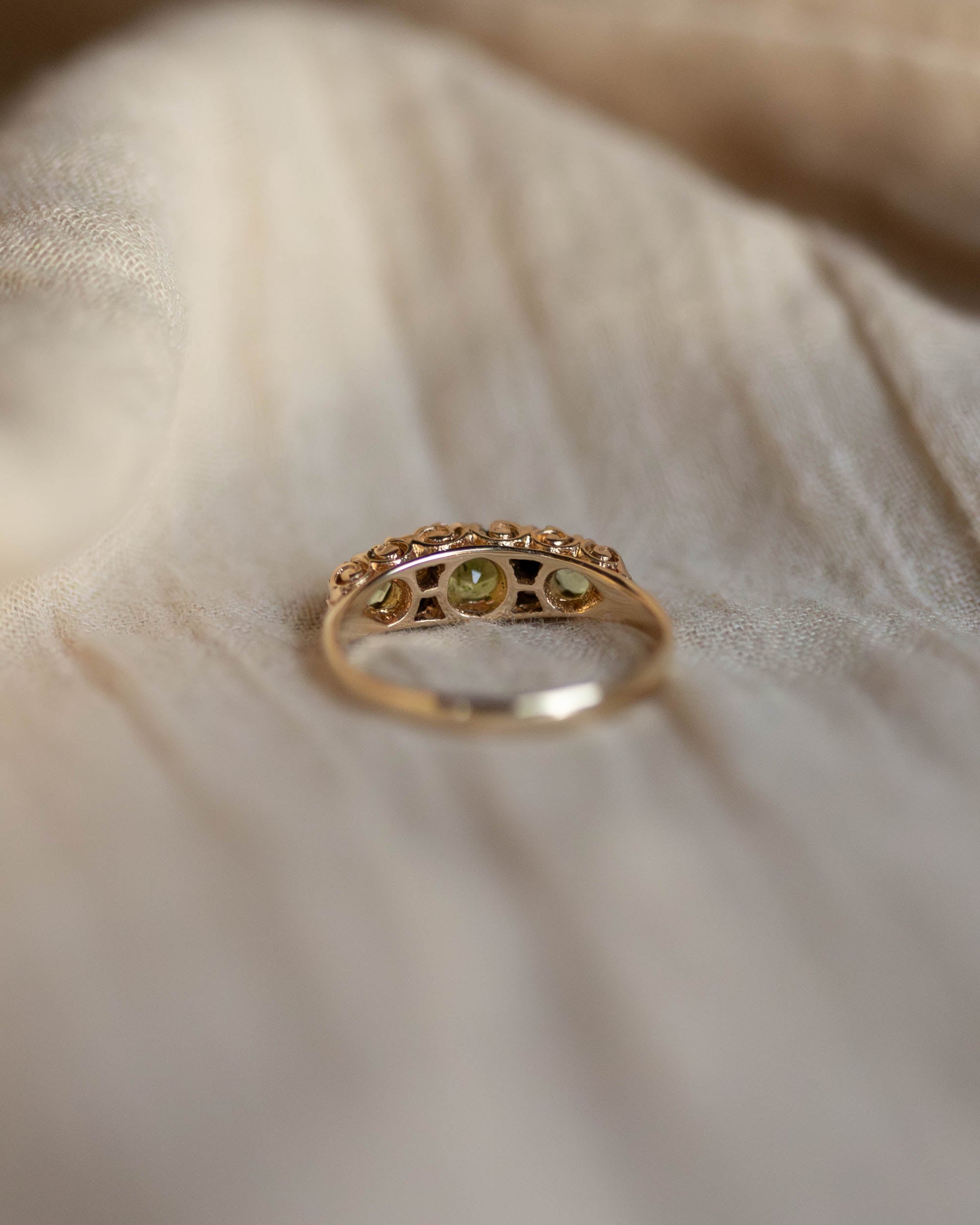 Letty 1968 Vintage 9ct Gold Peridot & Pearl Seven Stone Ring