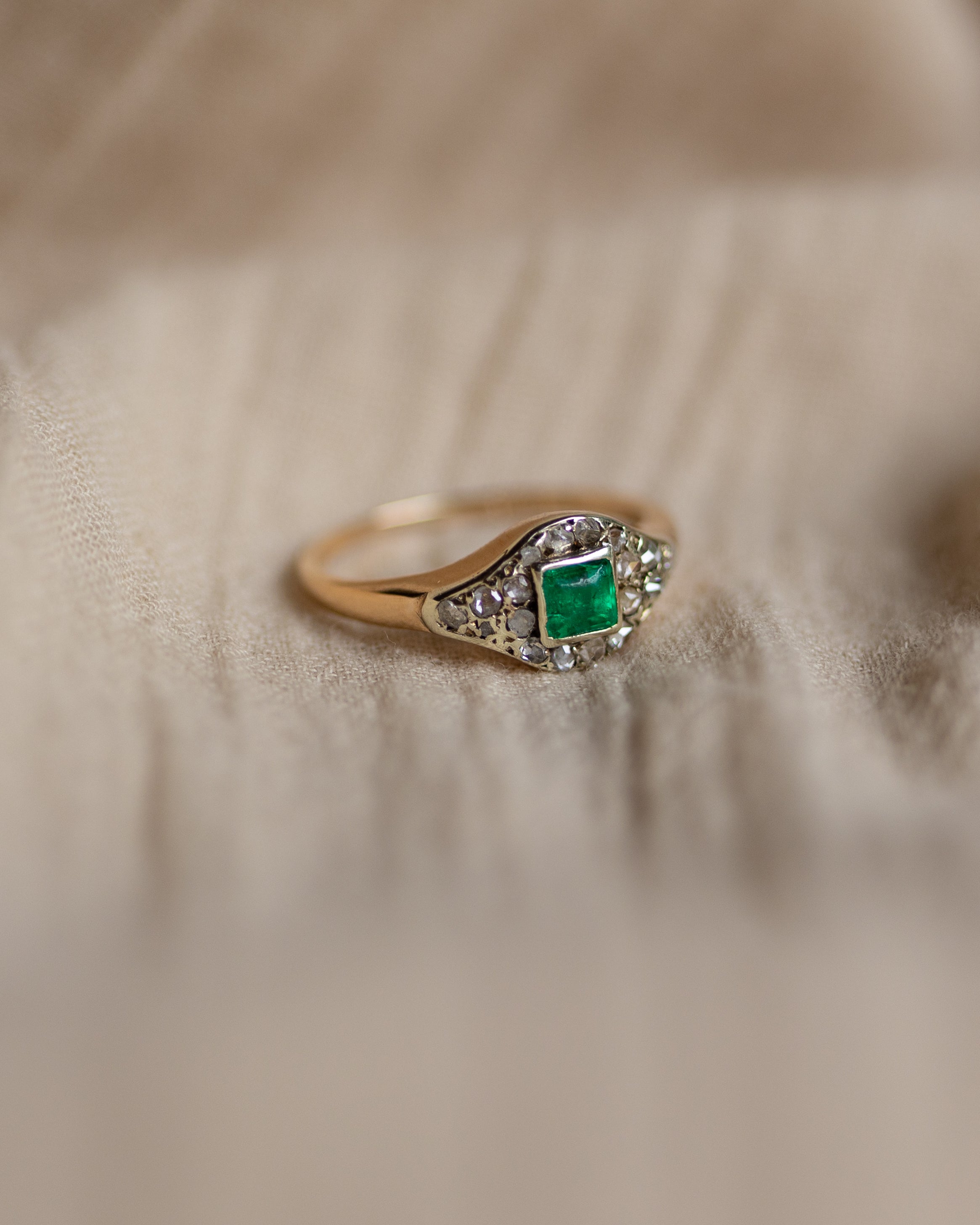 Colette Antique 18ct Gold Emerald & Diamond Cluster Ring