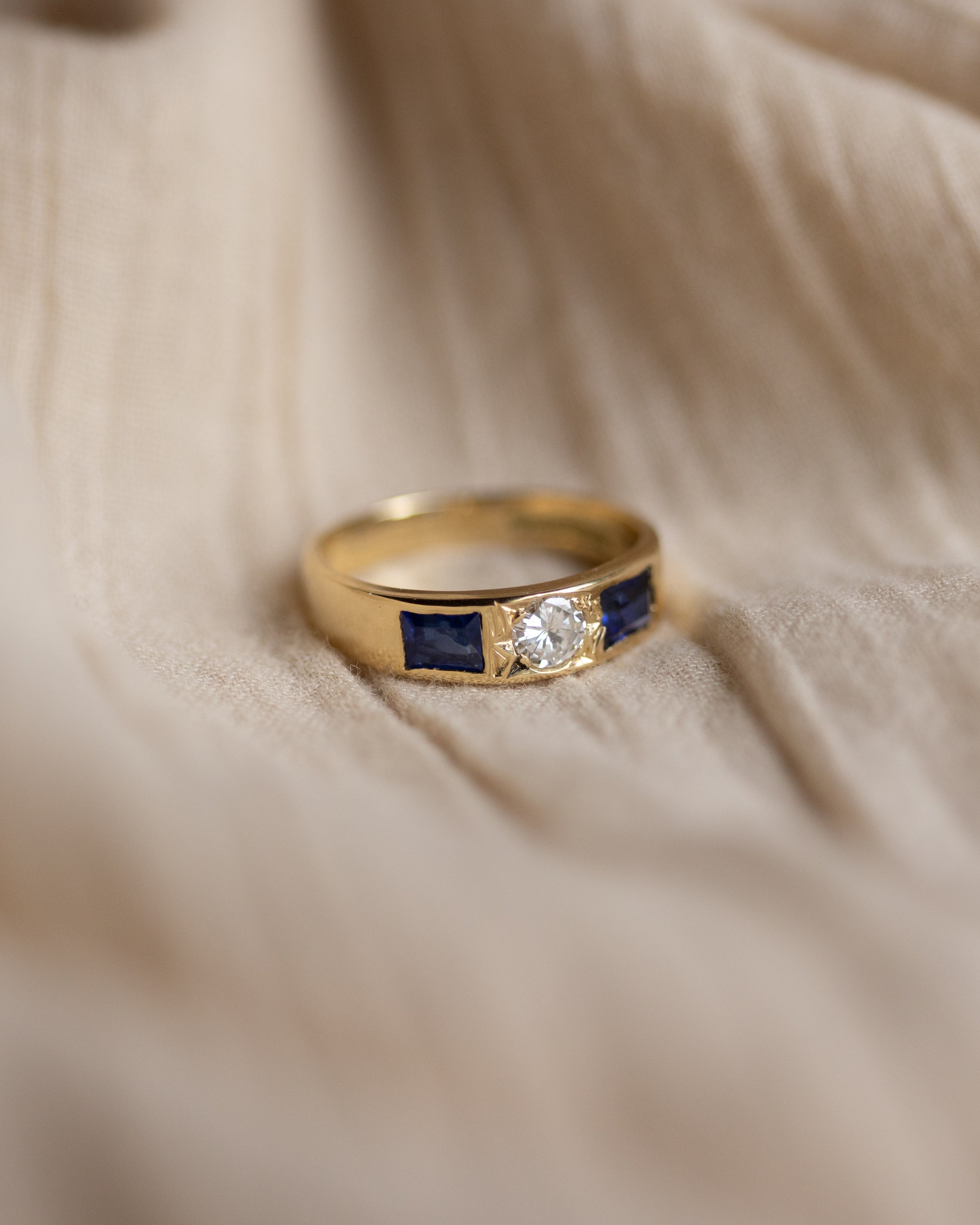 Vivian 1991 Vintage 18ct Gold Sapphire & Diamond Trilogy Ring