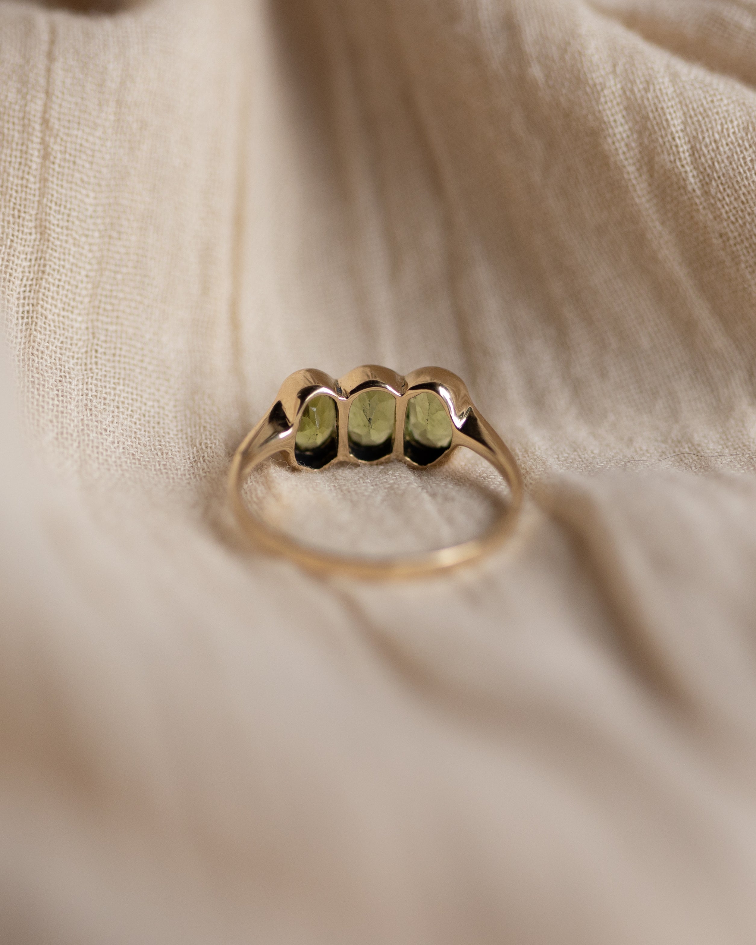 Muriel 1987 Vintage 9ct Gold Peridot Trilogy Ring