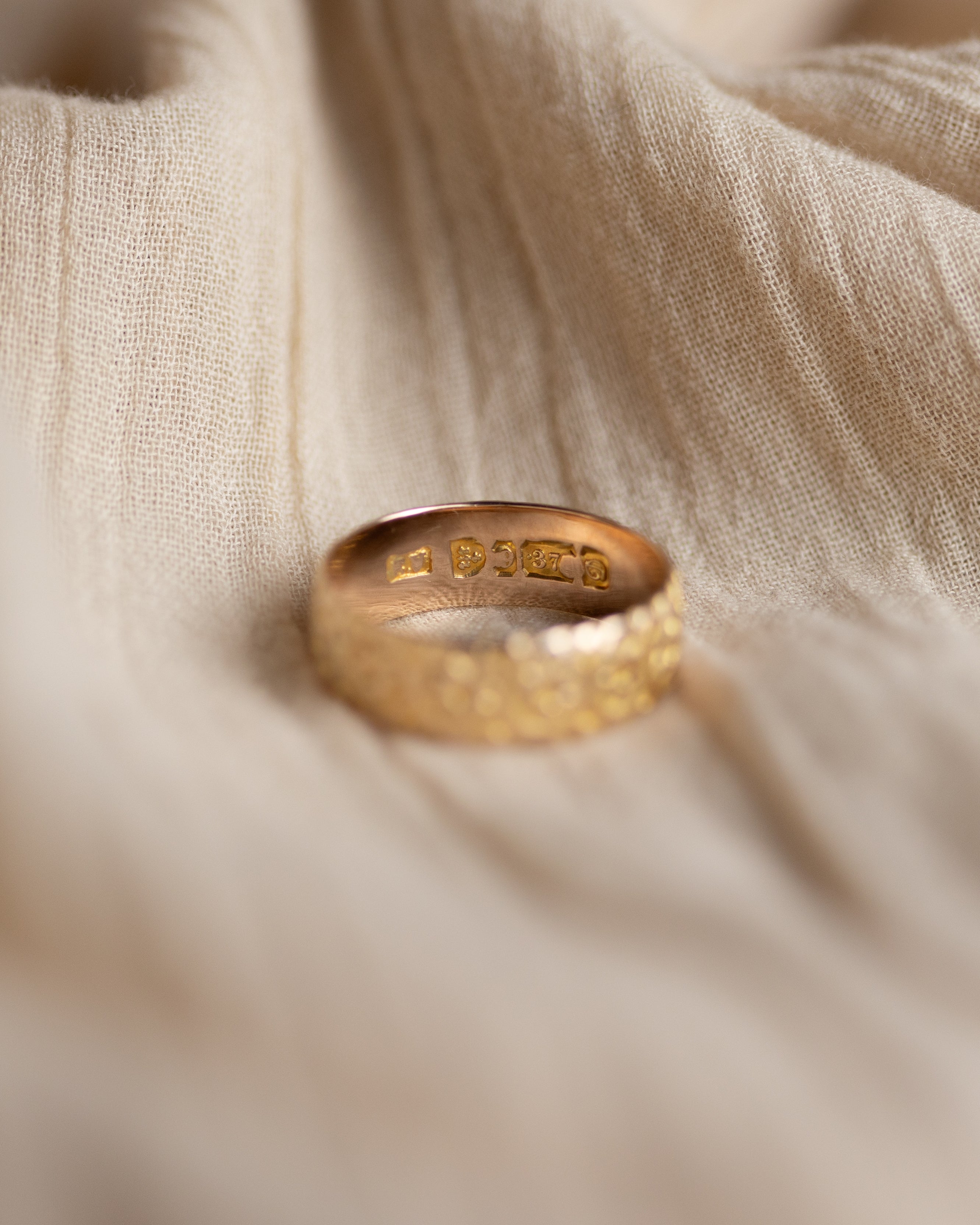 Agneta 1904 Antique 9ct Gold Floral Band Ring