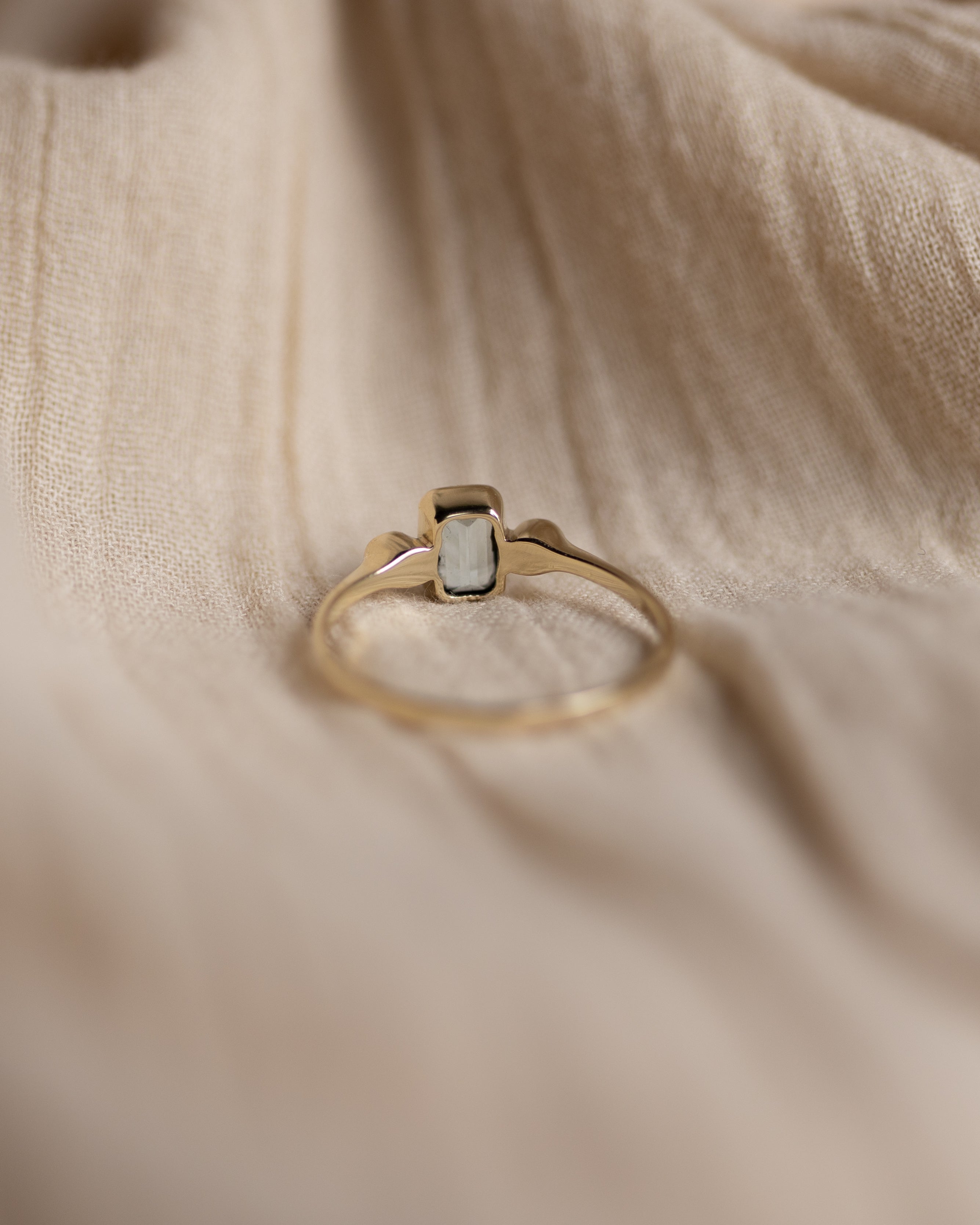 Gilda 1990 Vintage 9ct Gold Aquamarine & Diamond Trilogy Ring