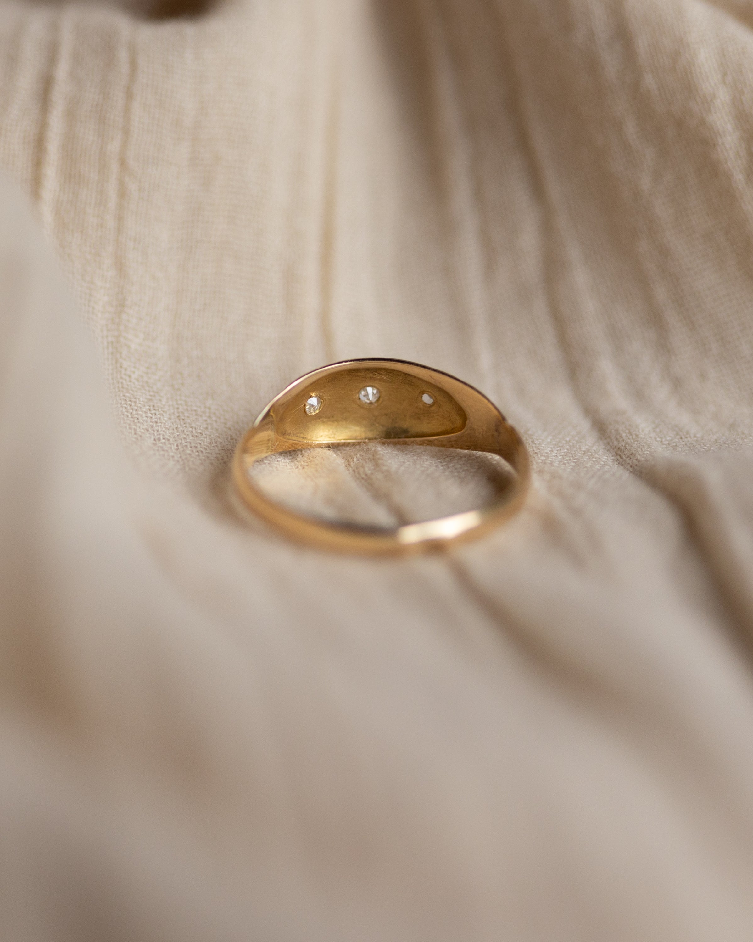 Magnolia Antique 18ct Gold Star Set Diamond Trilogy Ring