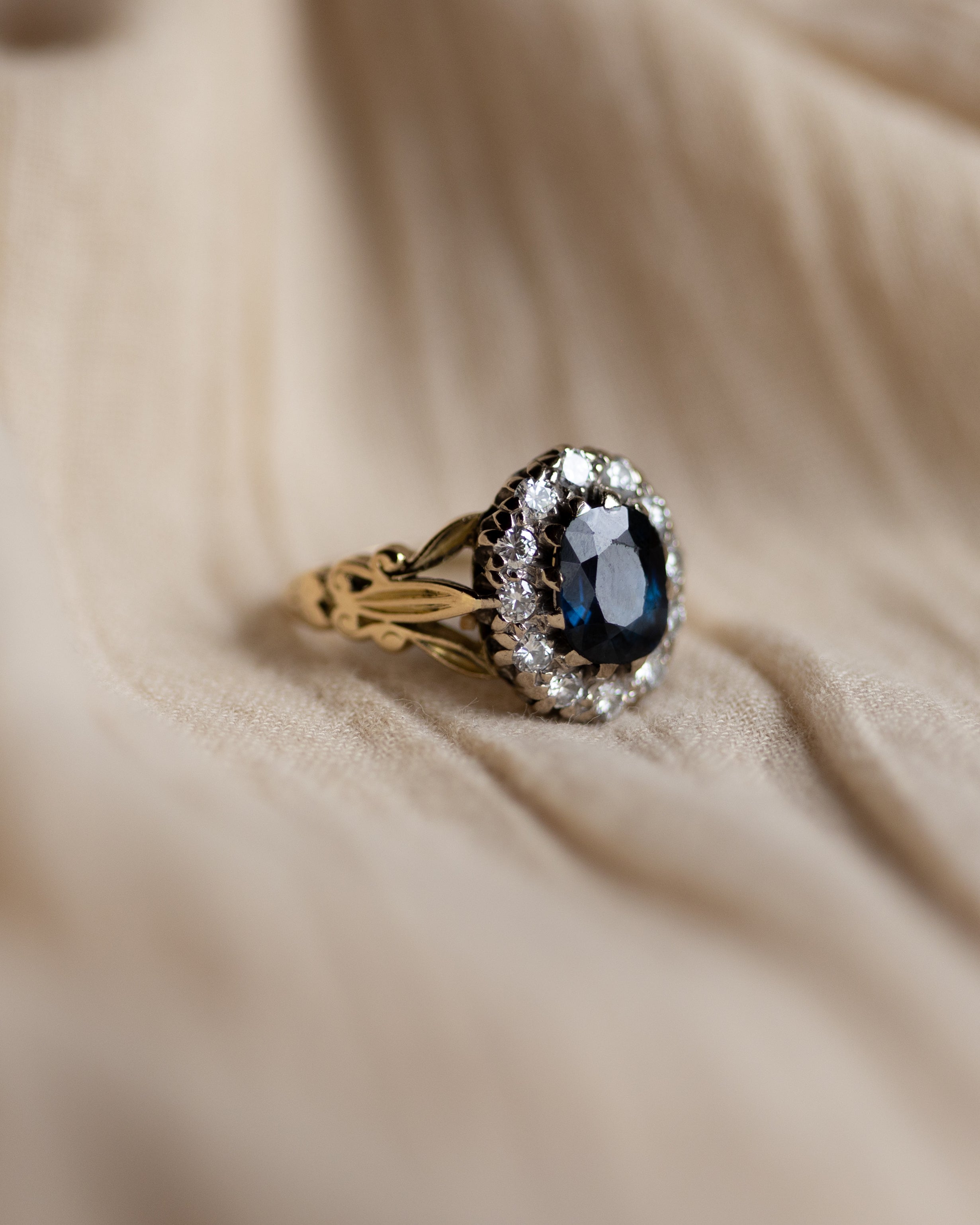 Greta 1958 Vintage 18ct Gold Sapphire & Diamond Cluster Ring