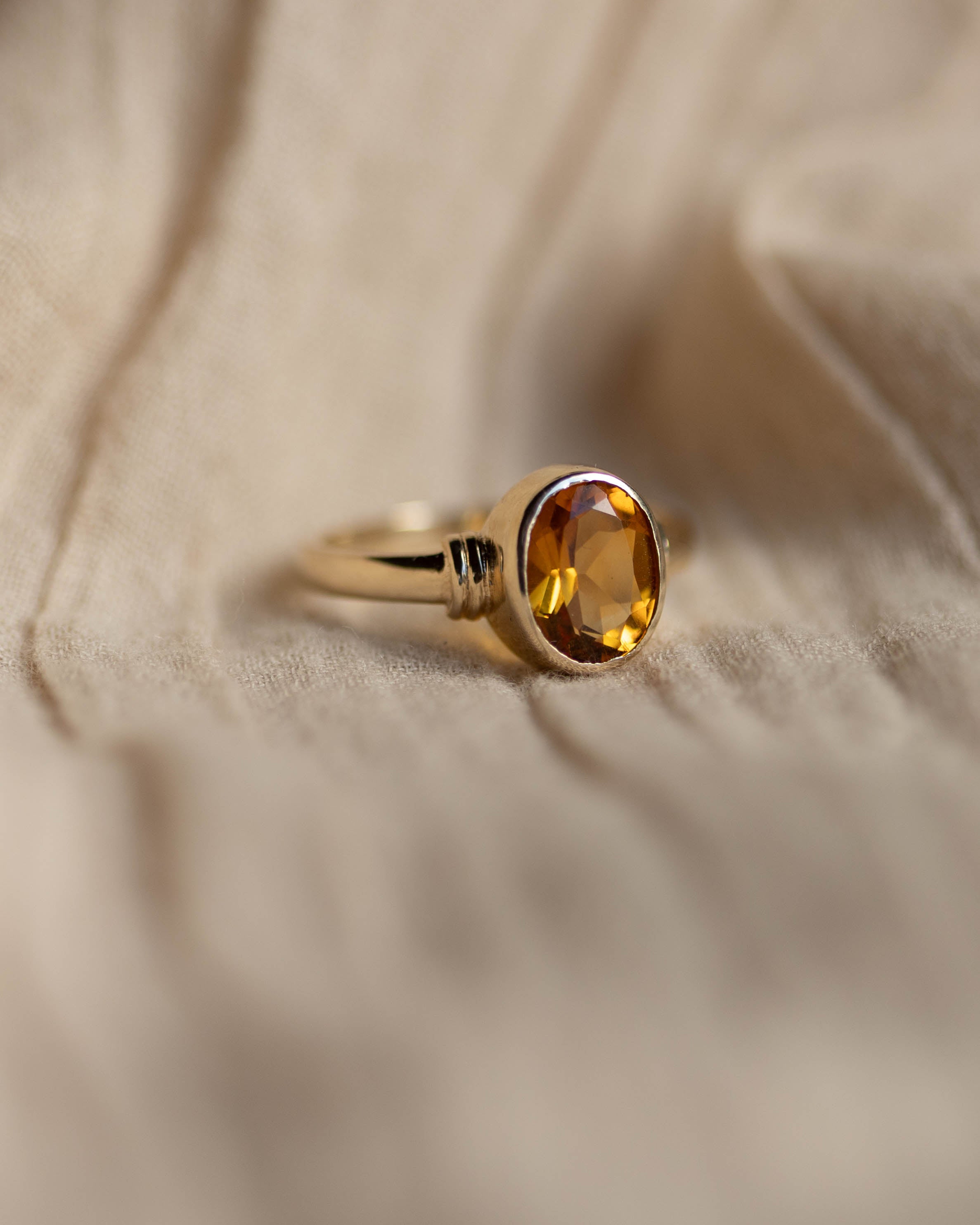 Elma Vintage 9ct Gold Citrine Single Stone Ring
