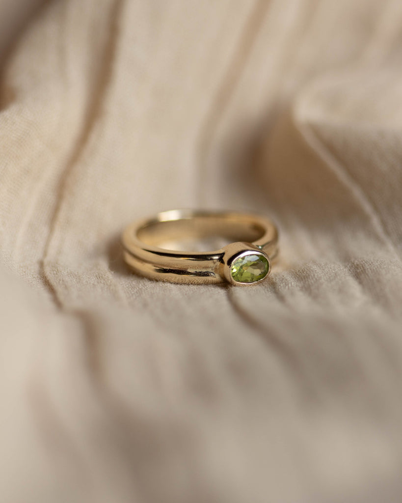 Lucie Vintage 9ct Gold Peridot Single Stone Ring