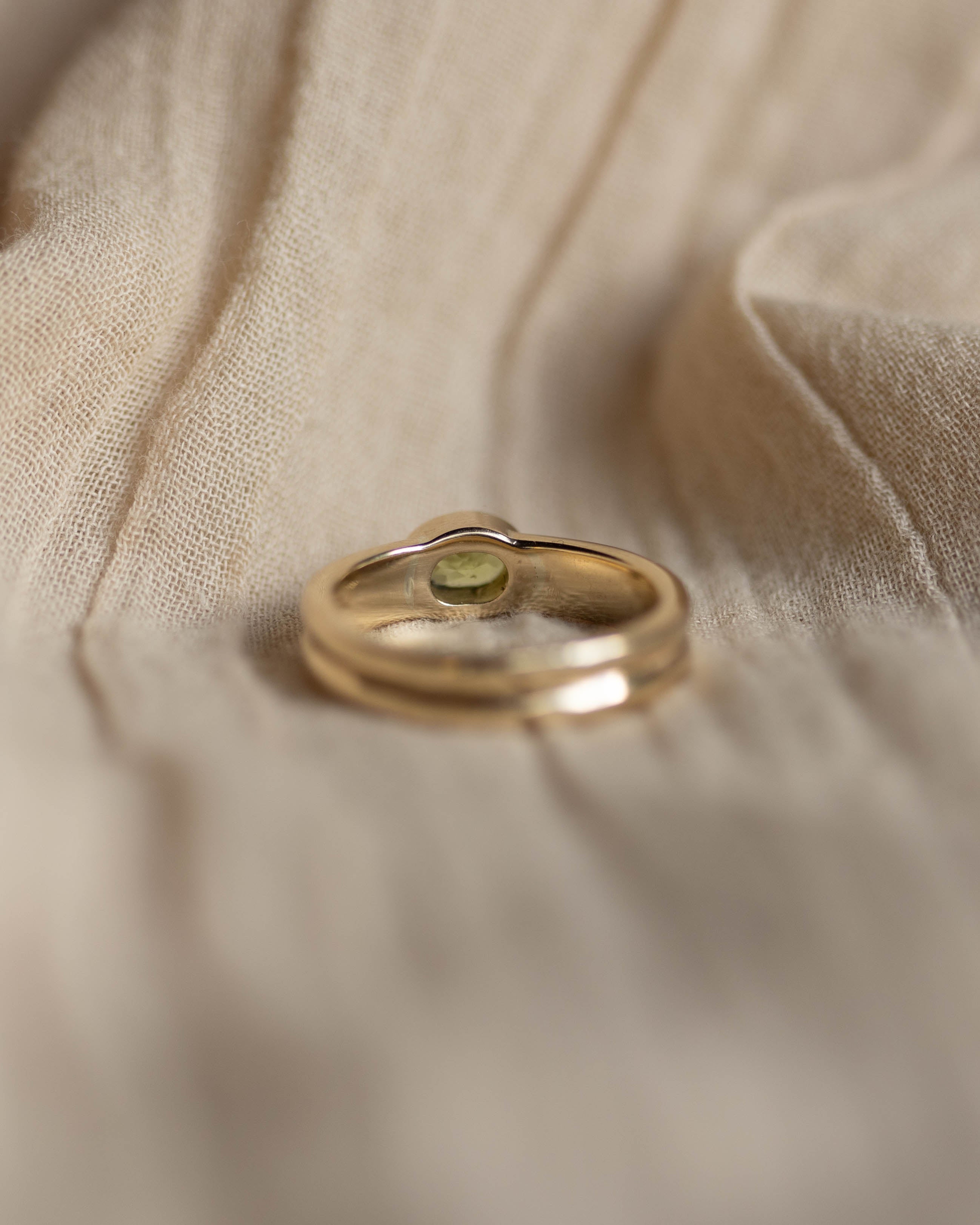 Lucie Vintage 9ct Gold Peridot Single Stone Ring