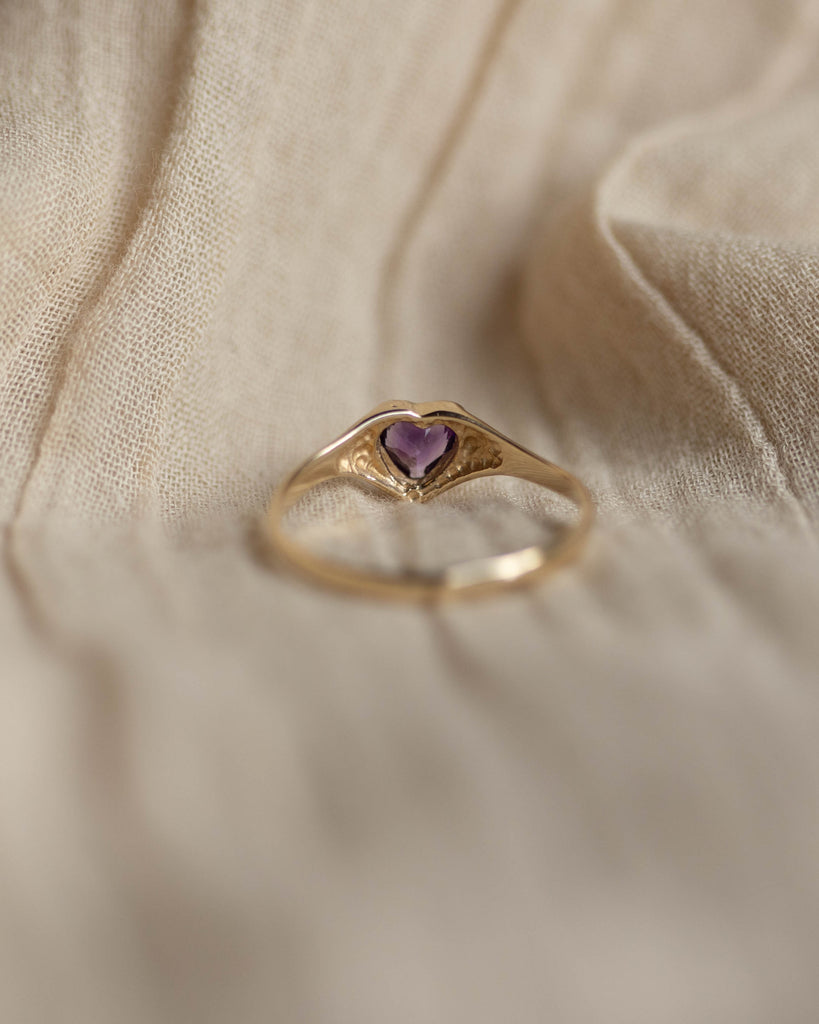 Alice 1987 Vintage 9ct Gold Iolite Heart Ring