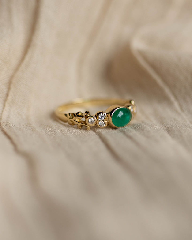 Miriam Vintage 18ct Gold Emerald & Diamond Seven Stone Ring