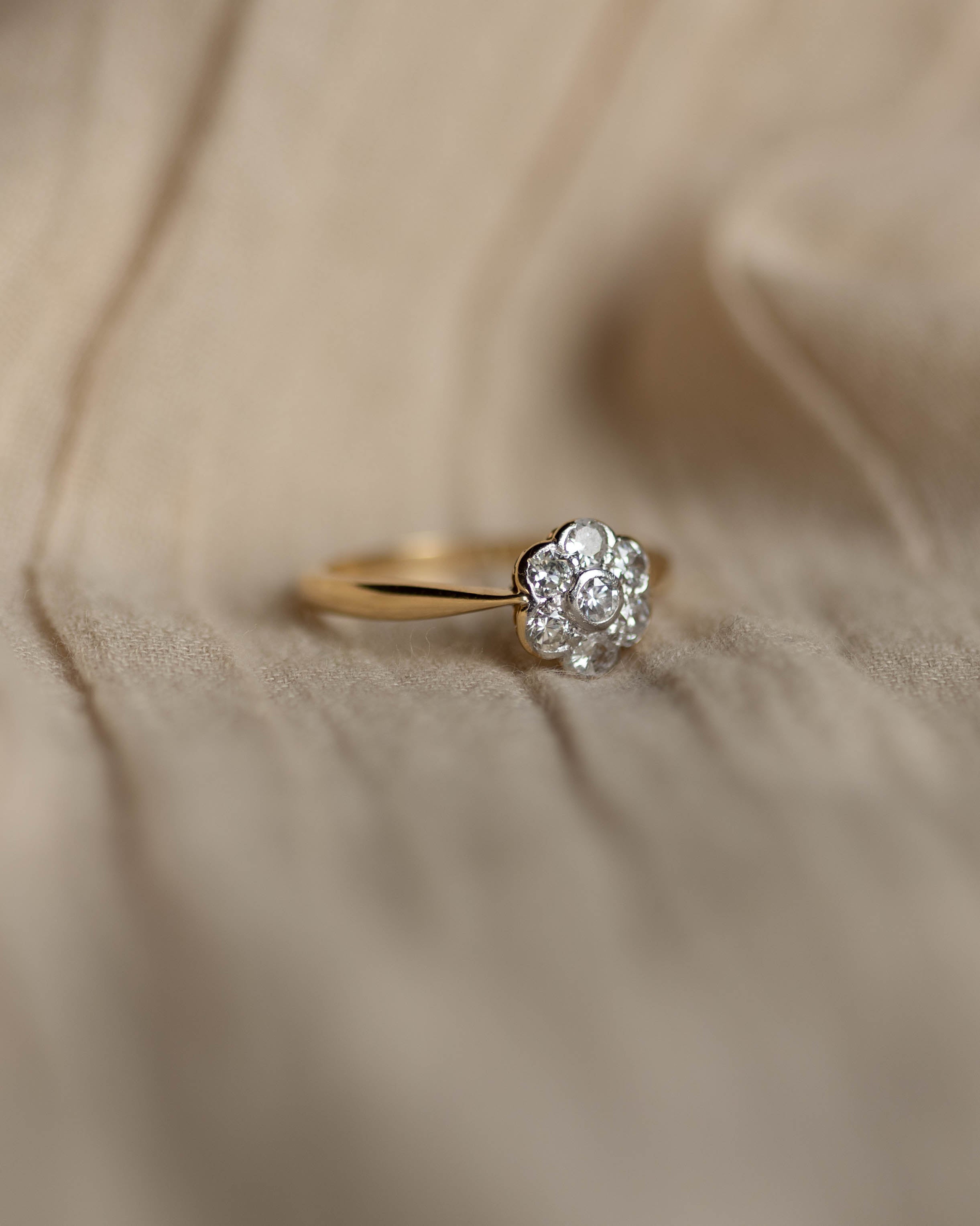 Odette 1958 Vintage 18ct Gold Diamond Daisy Cluster Ring