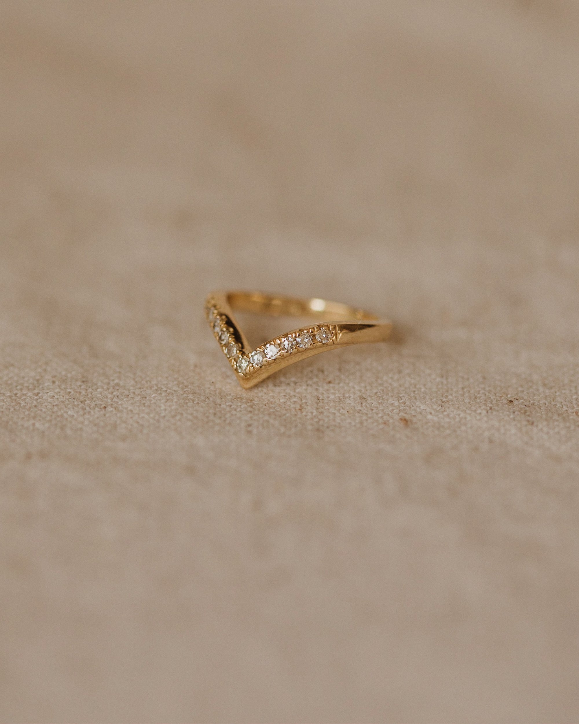 Camelia 1981 18ct Gold Diamond Wishbone Ring