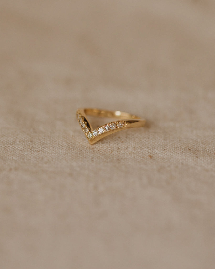 Camelia 1981 18ct Gold Diamond Wishbone Ring