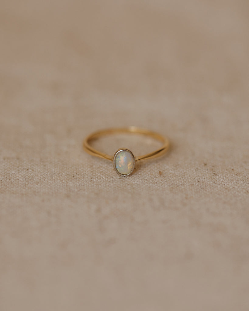 Mona Vintage 18ct Gold Solitaire Opal Ring