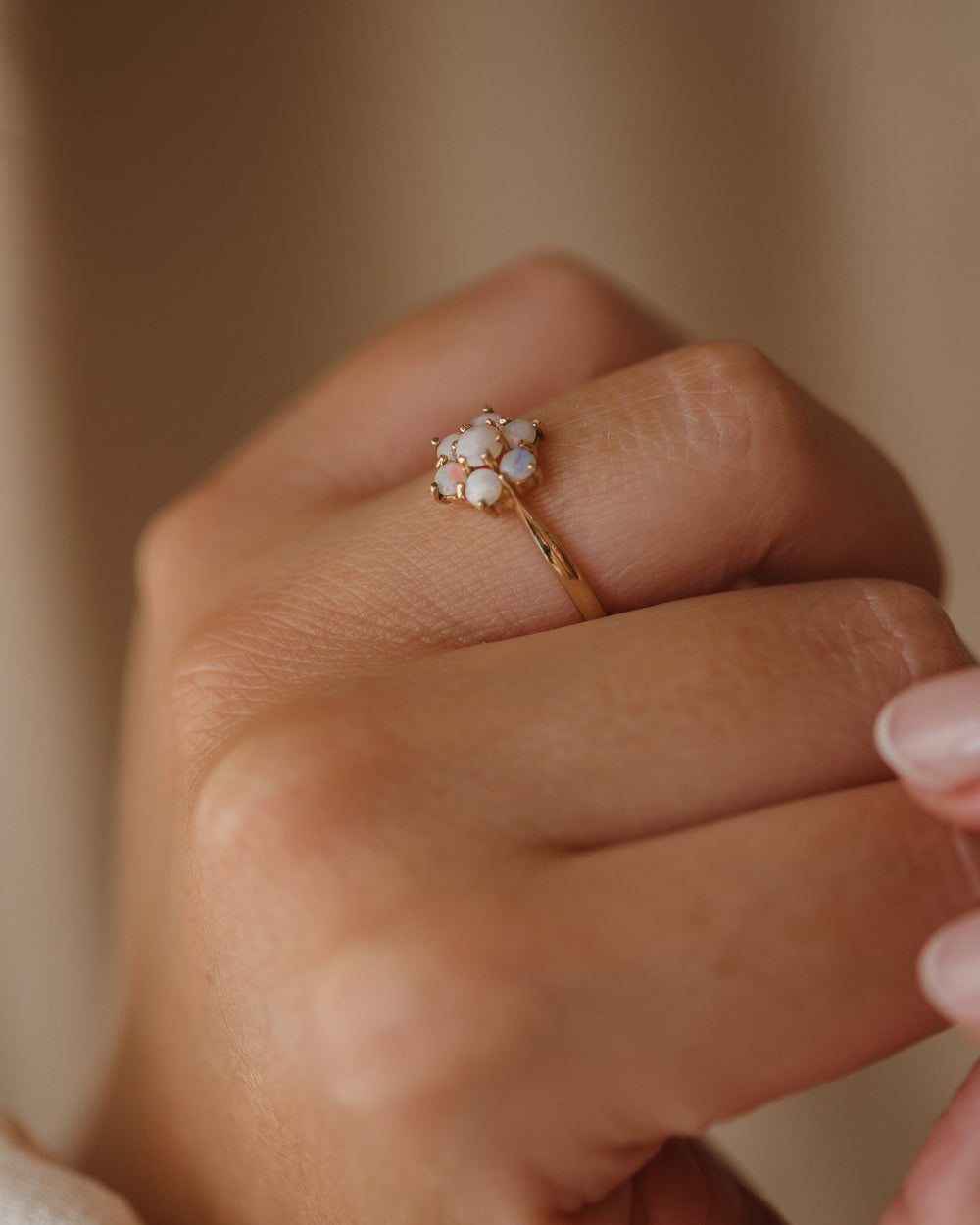 Juliet 1973 9ct Gold Opal Flower Cluster Ring